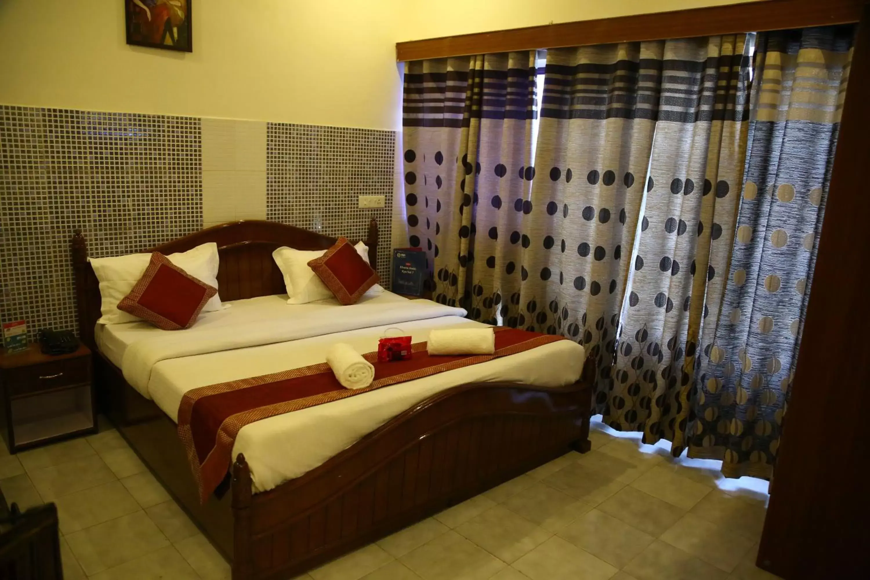 Bedroom, Bed in Hotel City Plaza 7