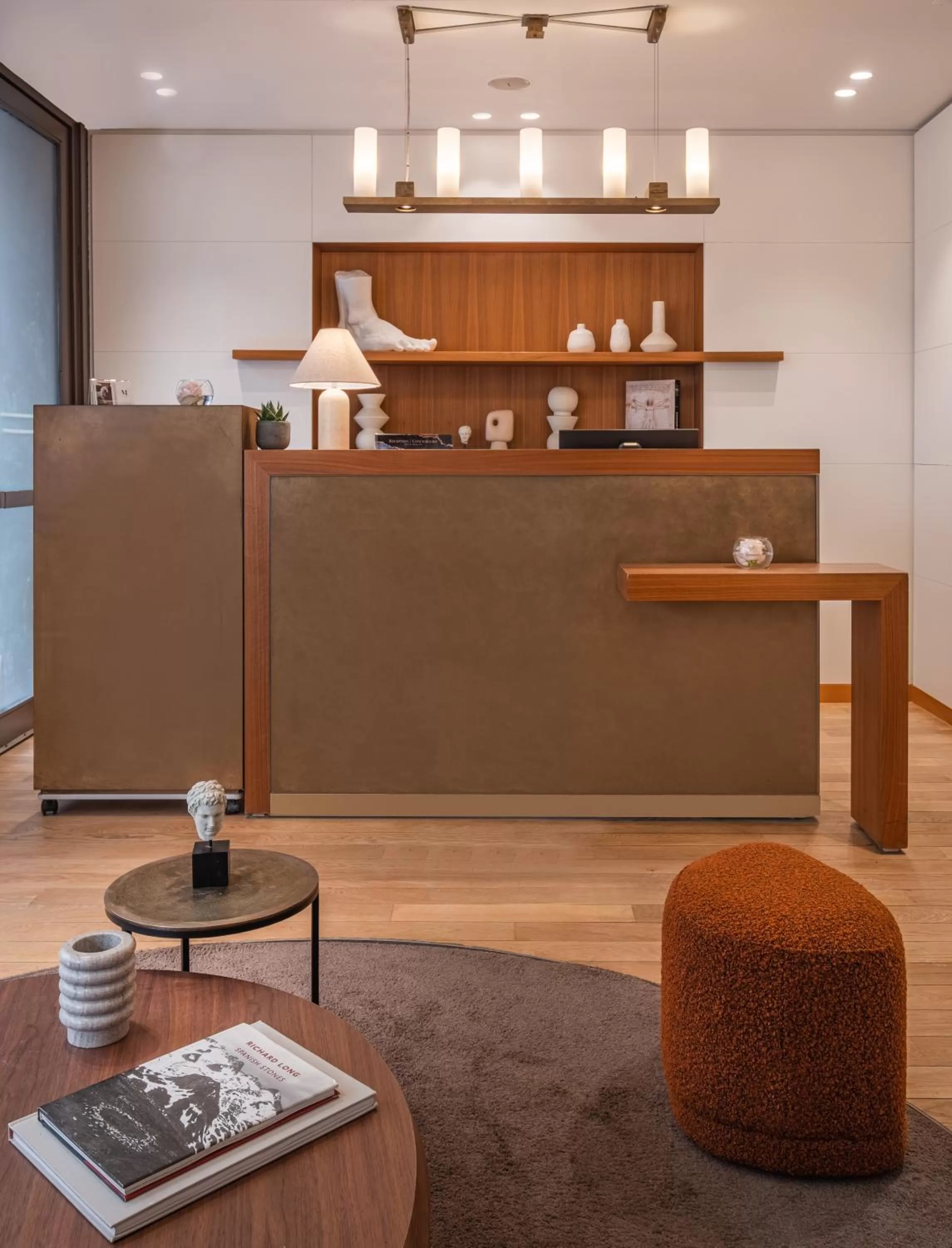 Lobby or reception in Hôtel Le Monna Lisa by Inwood Hotels