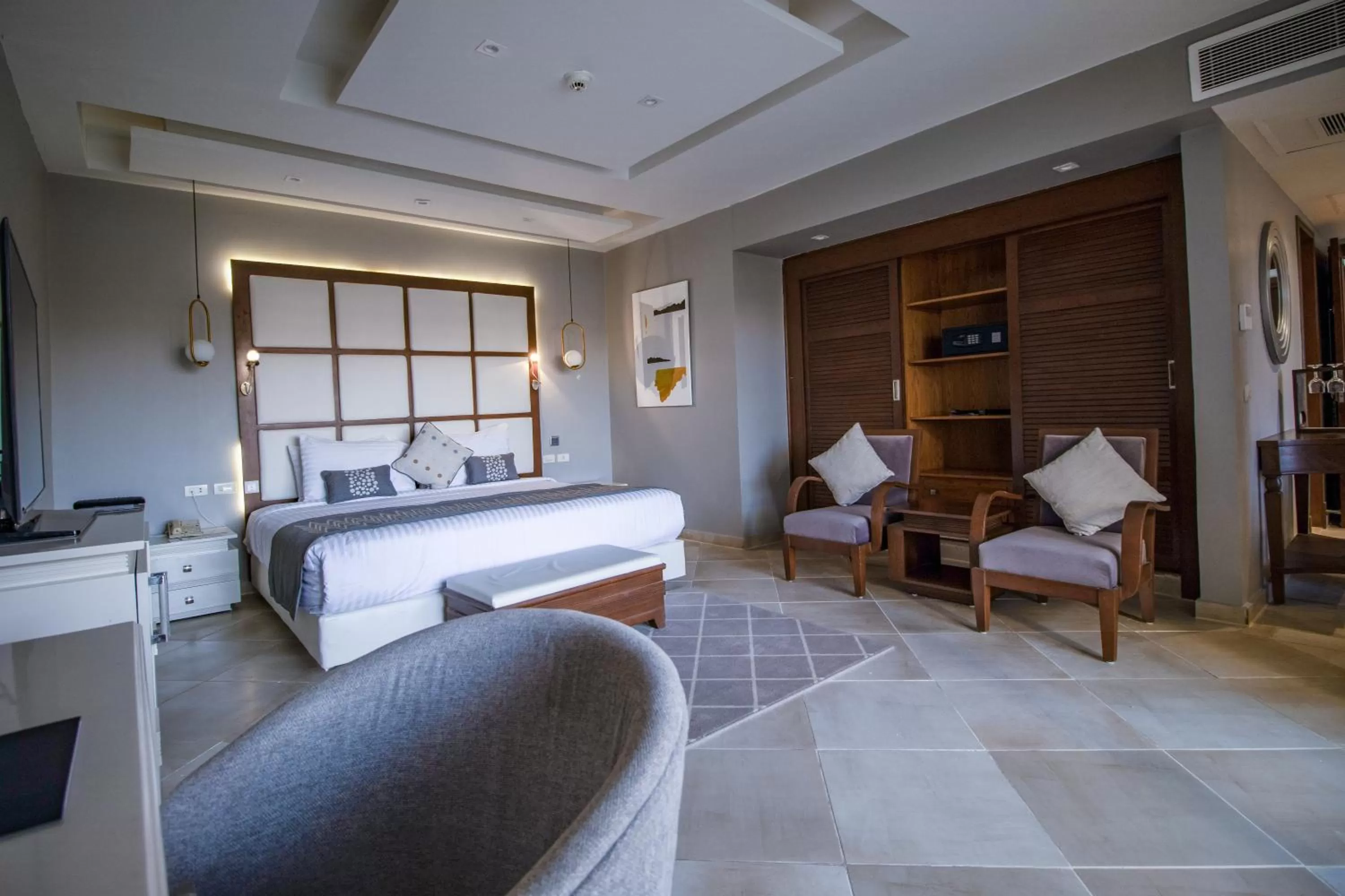 Bedroom, Bed in Sunrise Crystal Bay Resort -Grand Select