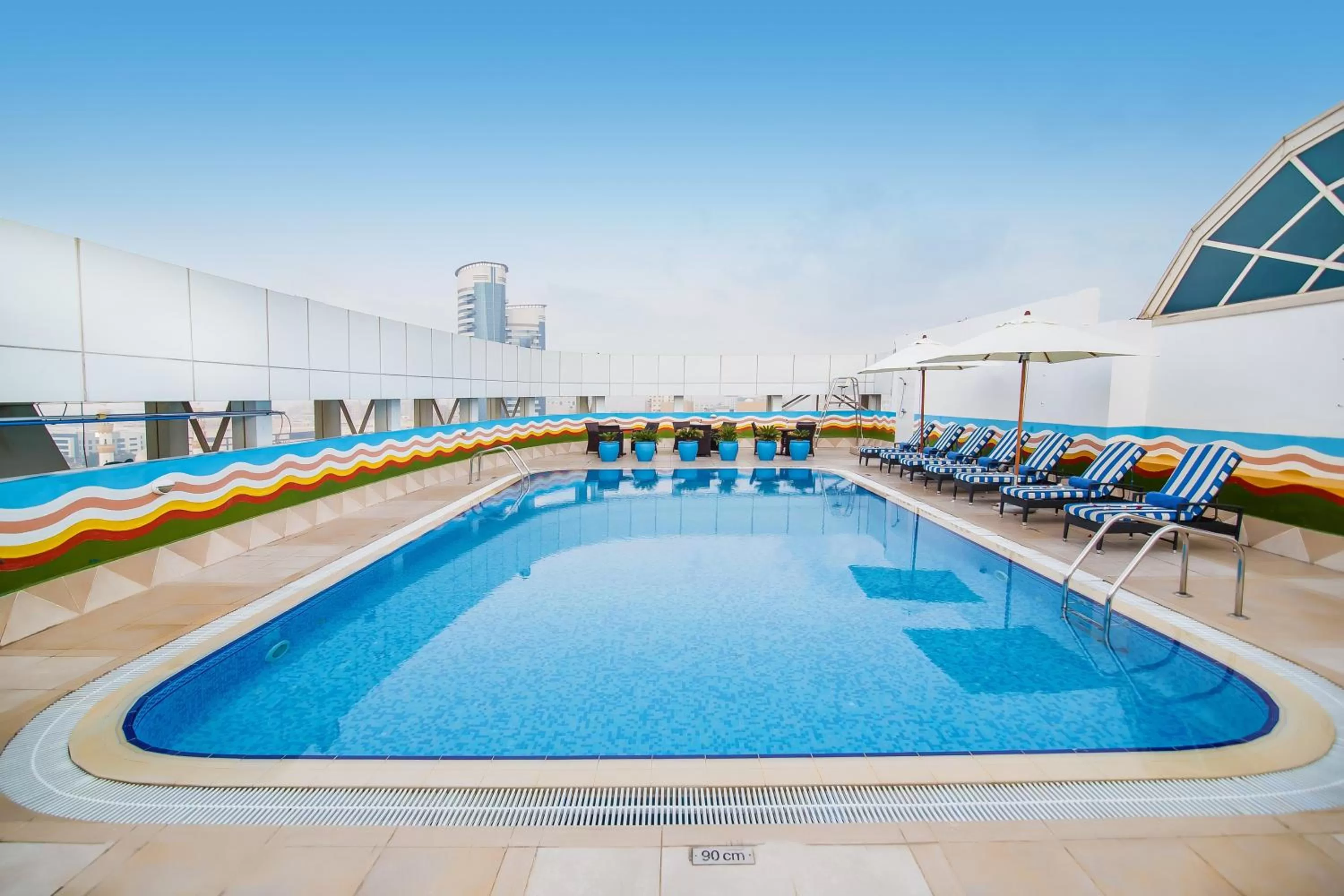 Swimming pool in Grand Excelsior Hotel Bur Dubai