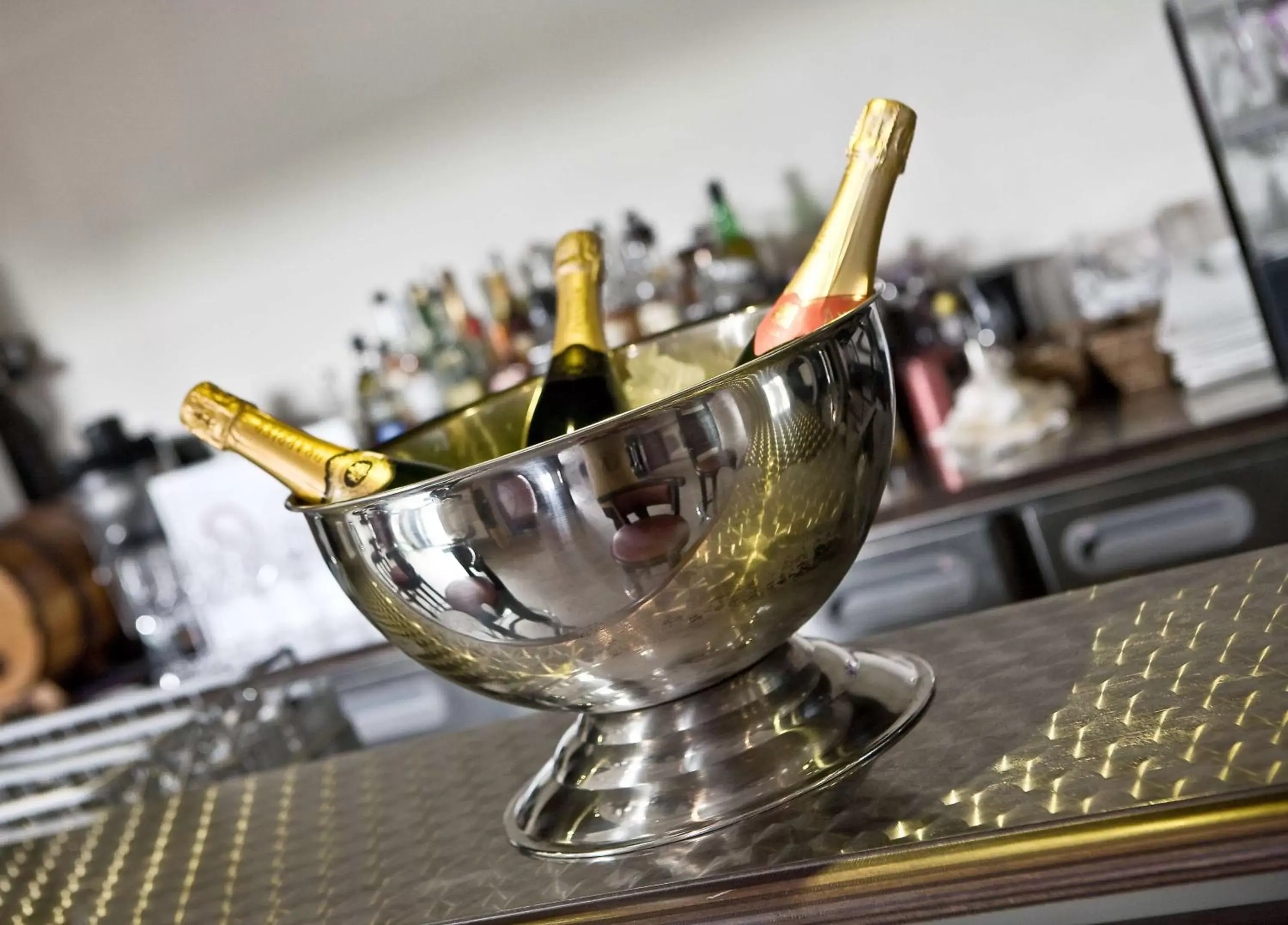 Lounge or bar in Best Western Plus Hotel des Francs Lounge or bar in Best Western Plus Hotel des Francs