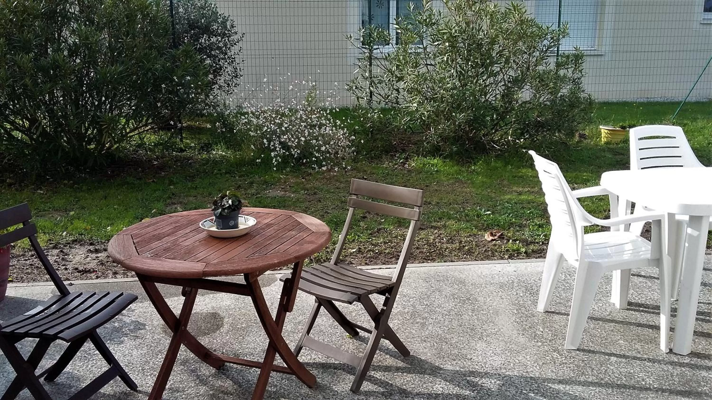 Patio in "L'ESCALE" près Bordeaux