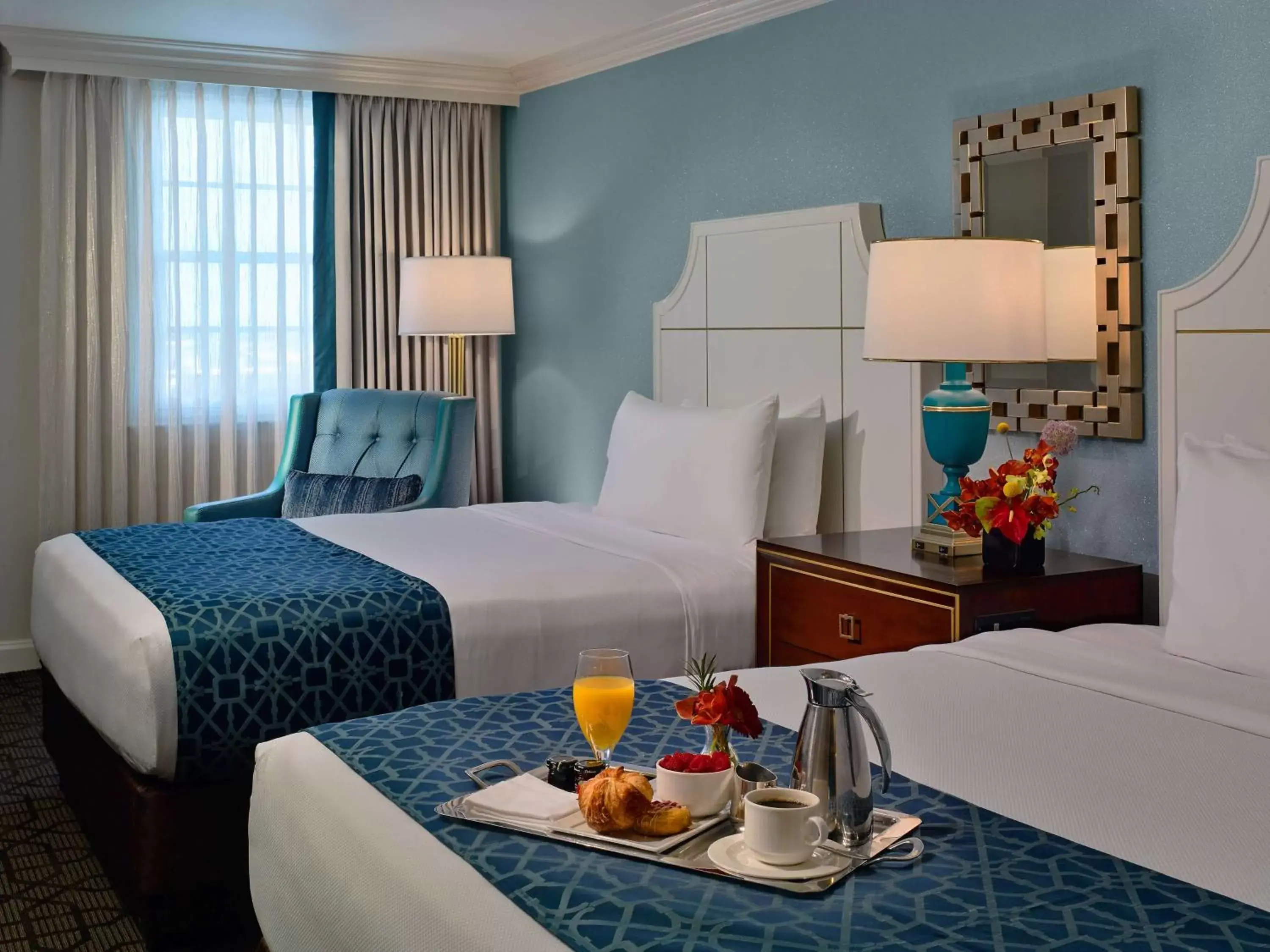 Photo of the whole room in The Royal Sonesta New Orleans