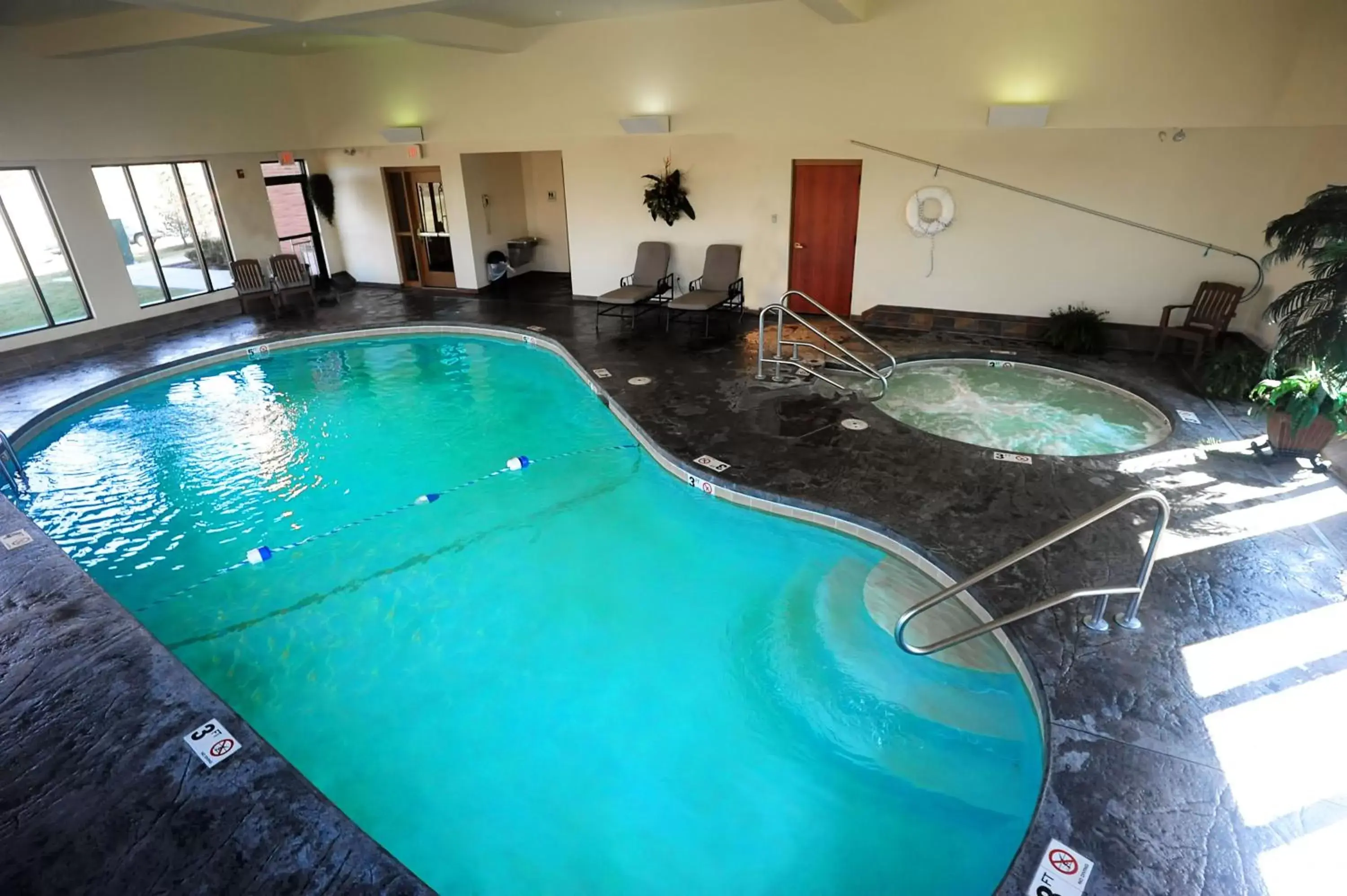 Swimming pool, Pool View in La Quinta by Wyndham Springfield Airport Plaza