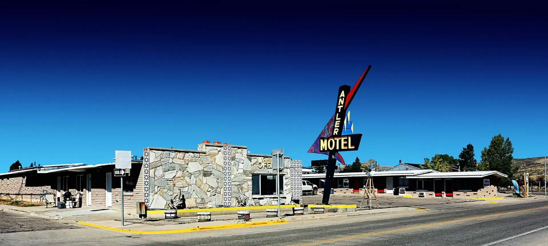 Antler Motel