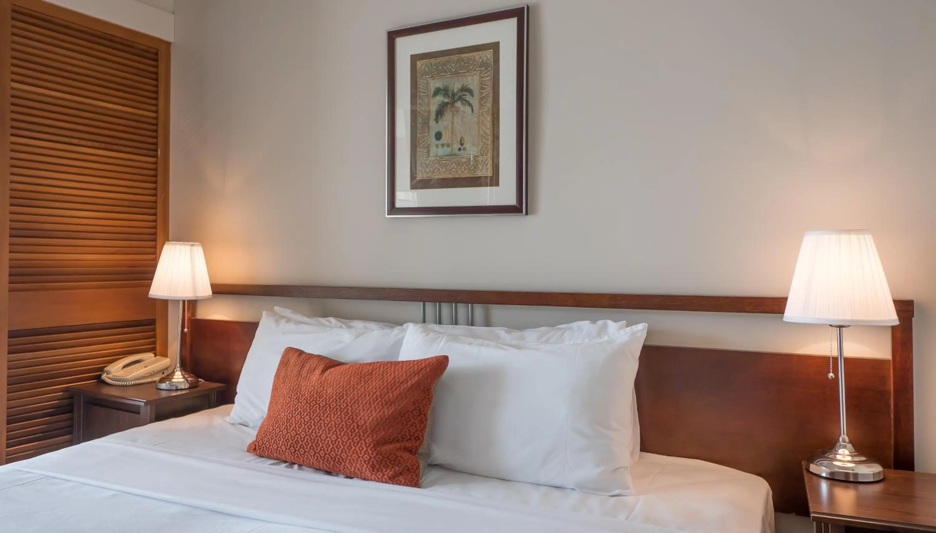 Bed in Broadbeach Savannah Resort