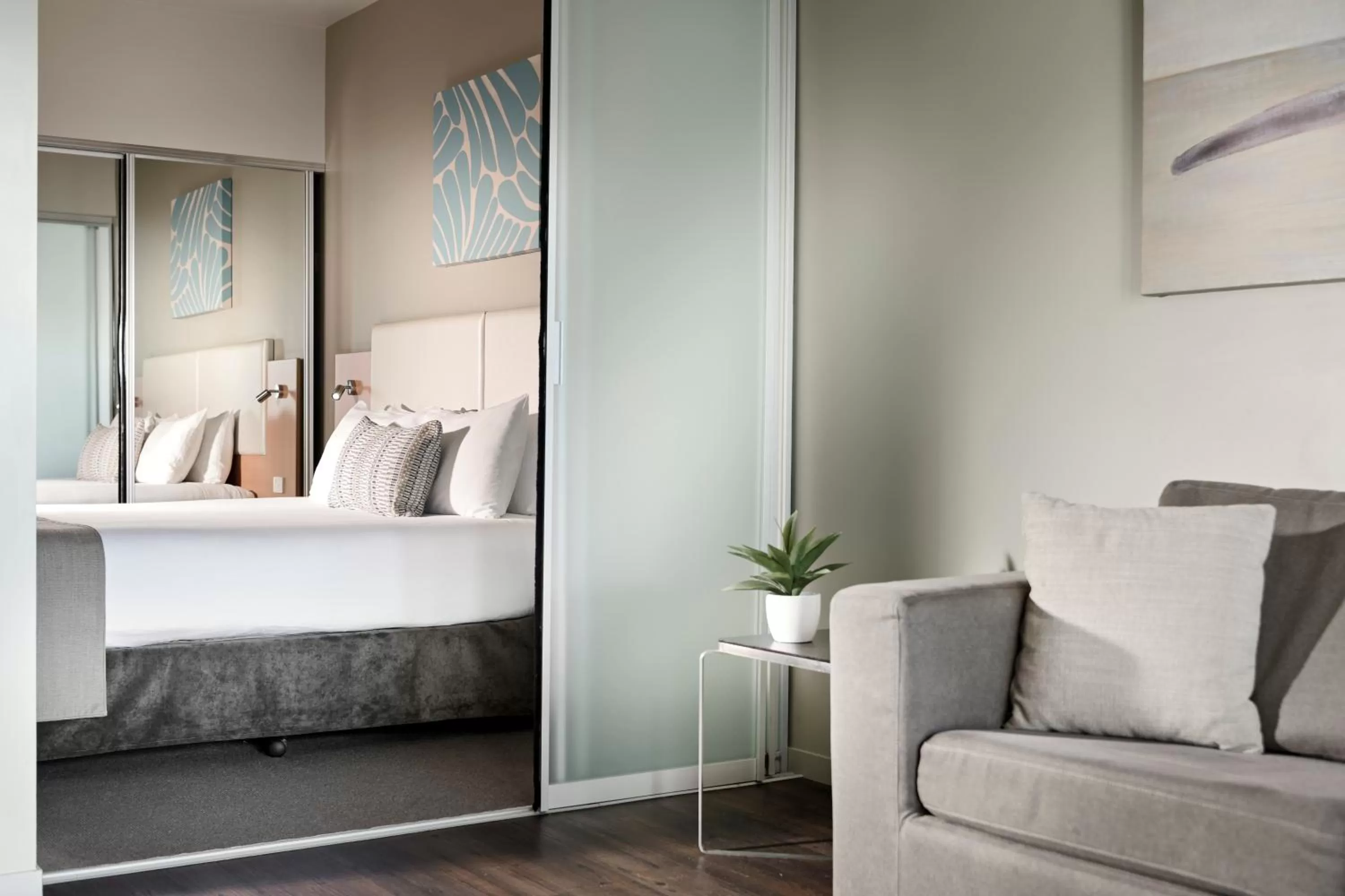 Photo of the whole room, Bed in Grand Hotel and Apartments Townsville