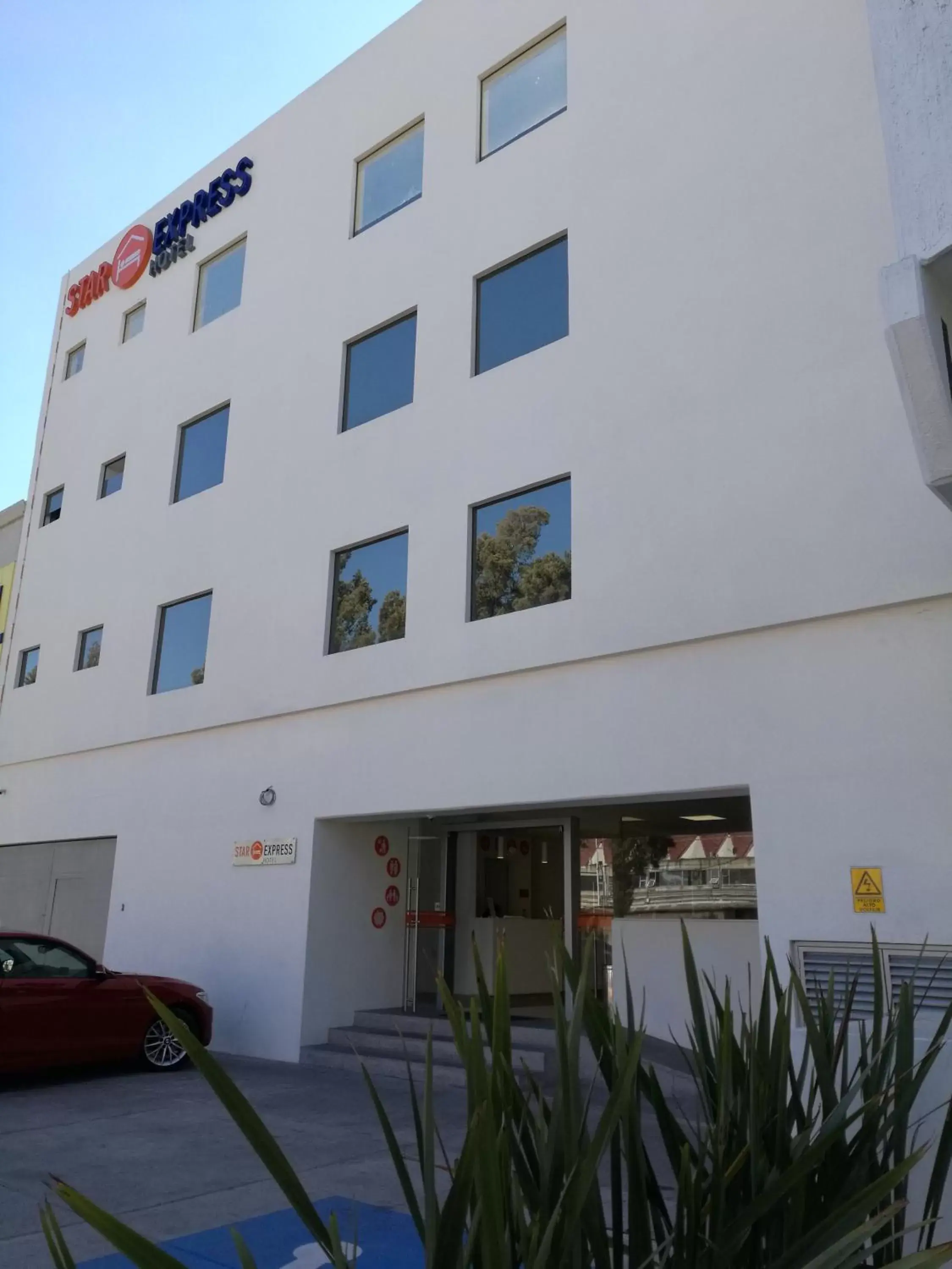 Property Building in Hotel Star Express Puebla