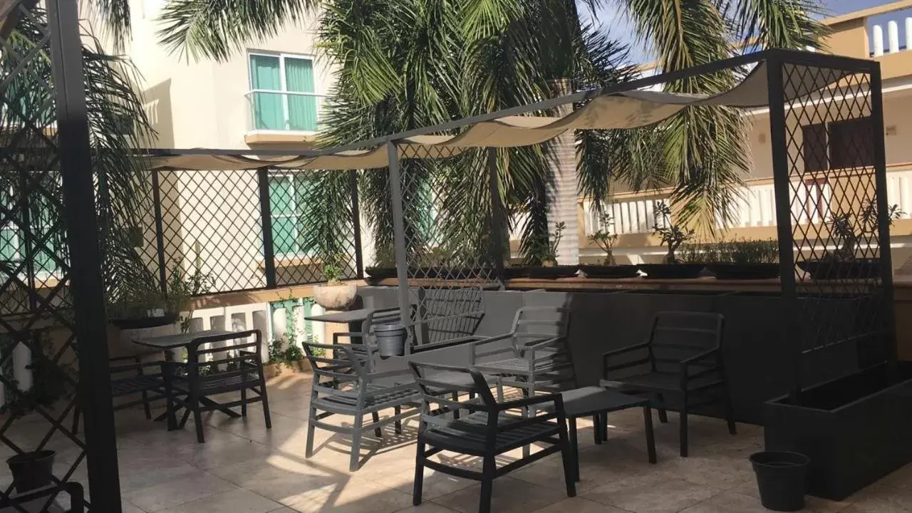 Balcony/Terrace, Restaurant/Places to Eat in Wyndham Merida