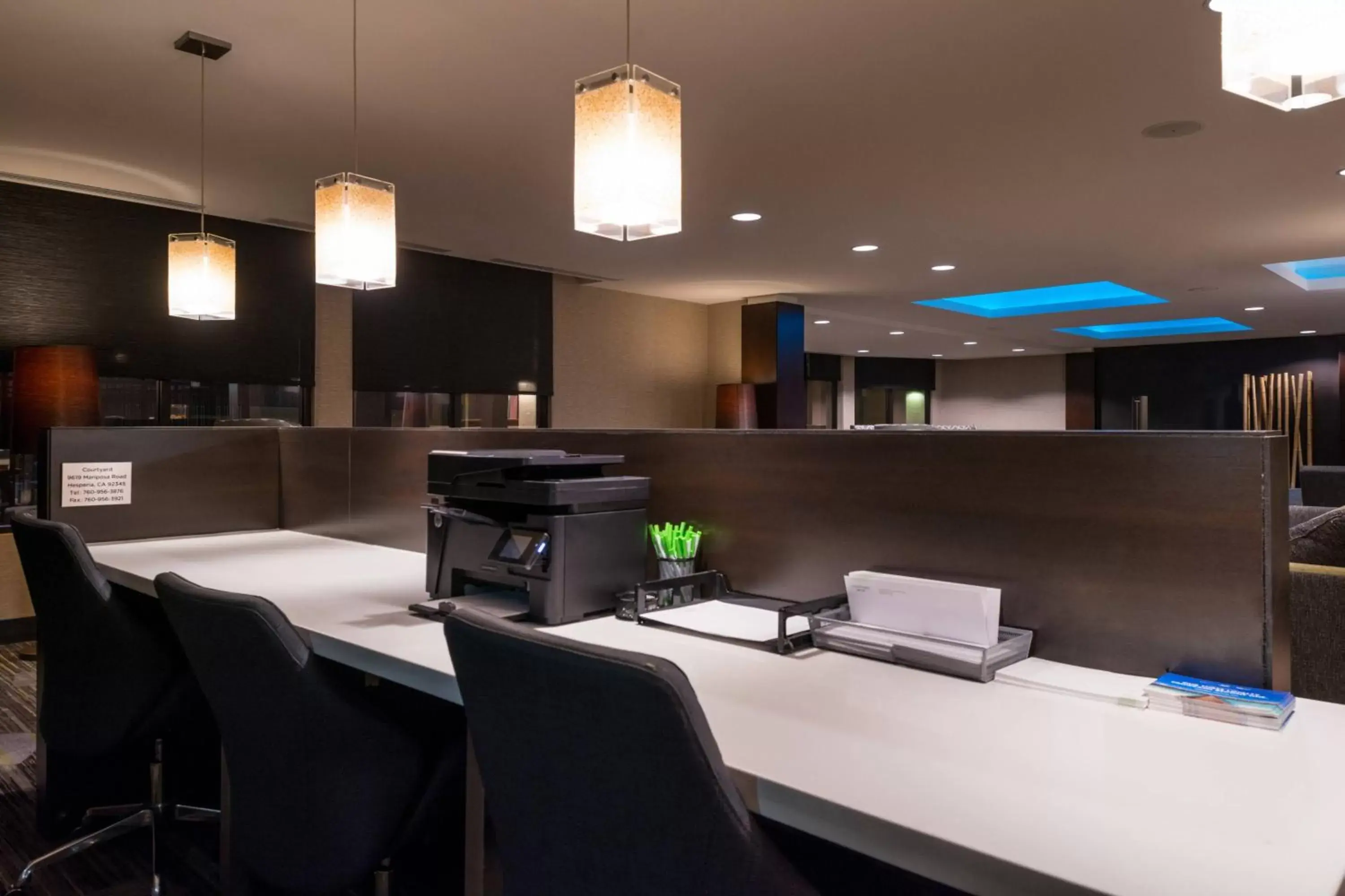 Business facilities, Restaurant/Places to Eat in Courtyard by Marriott Victorville Hesperia