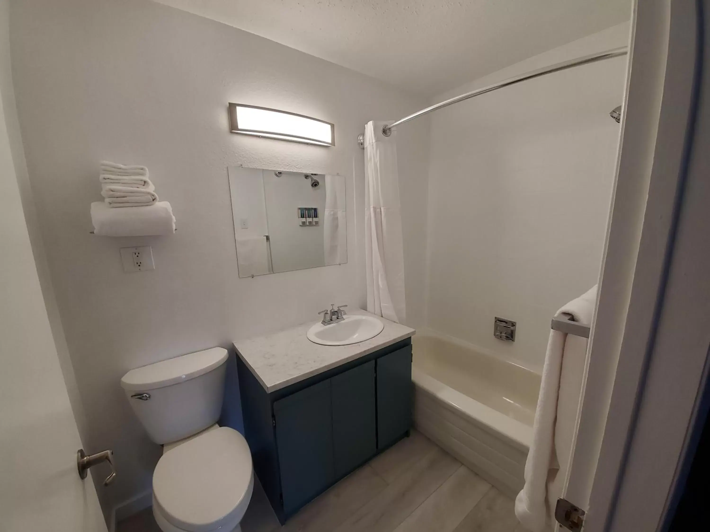Bathroom in Celadon Lodge