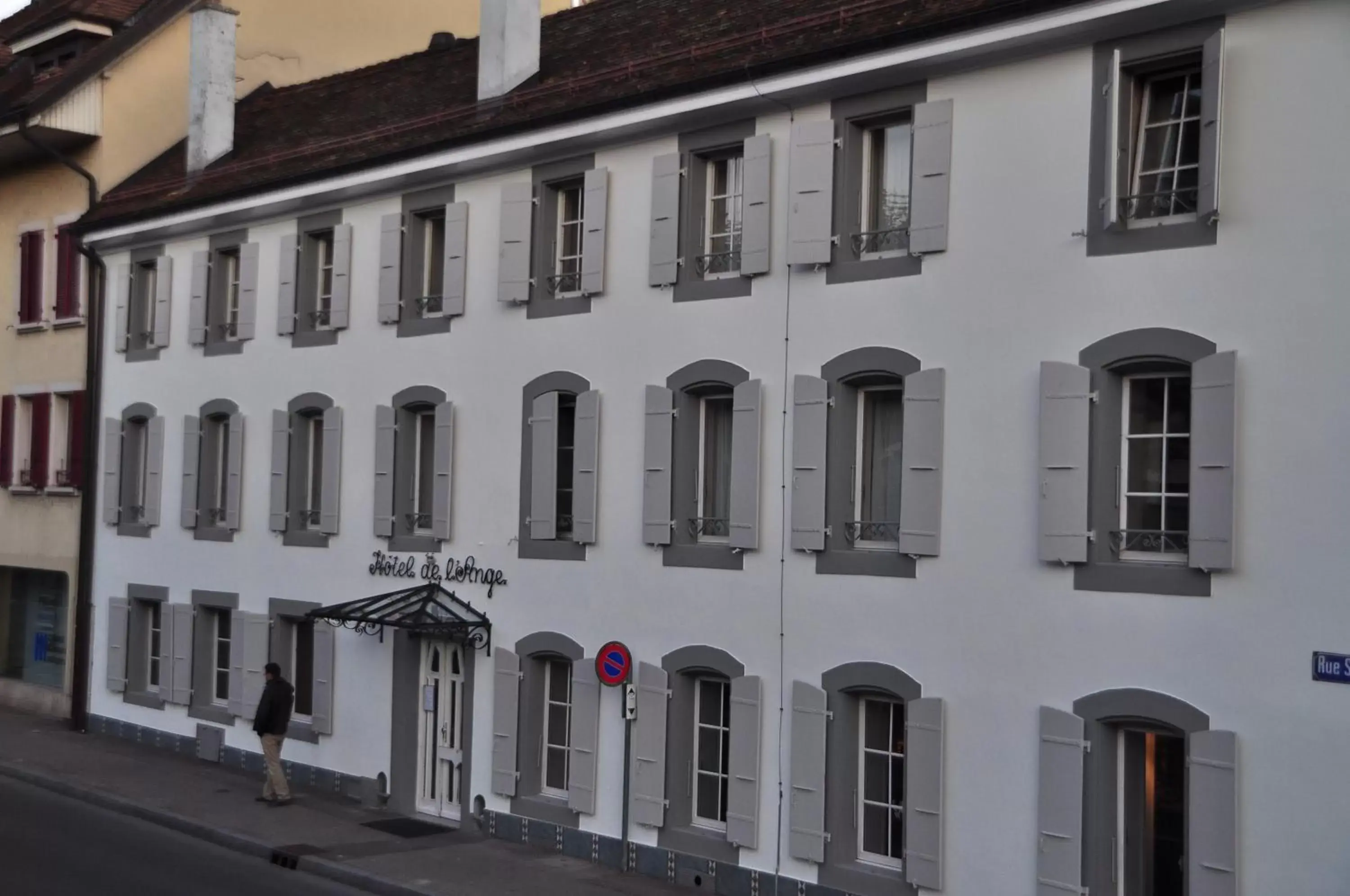 Facade/entrance, Property Building in Hôtel de l'Ange