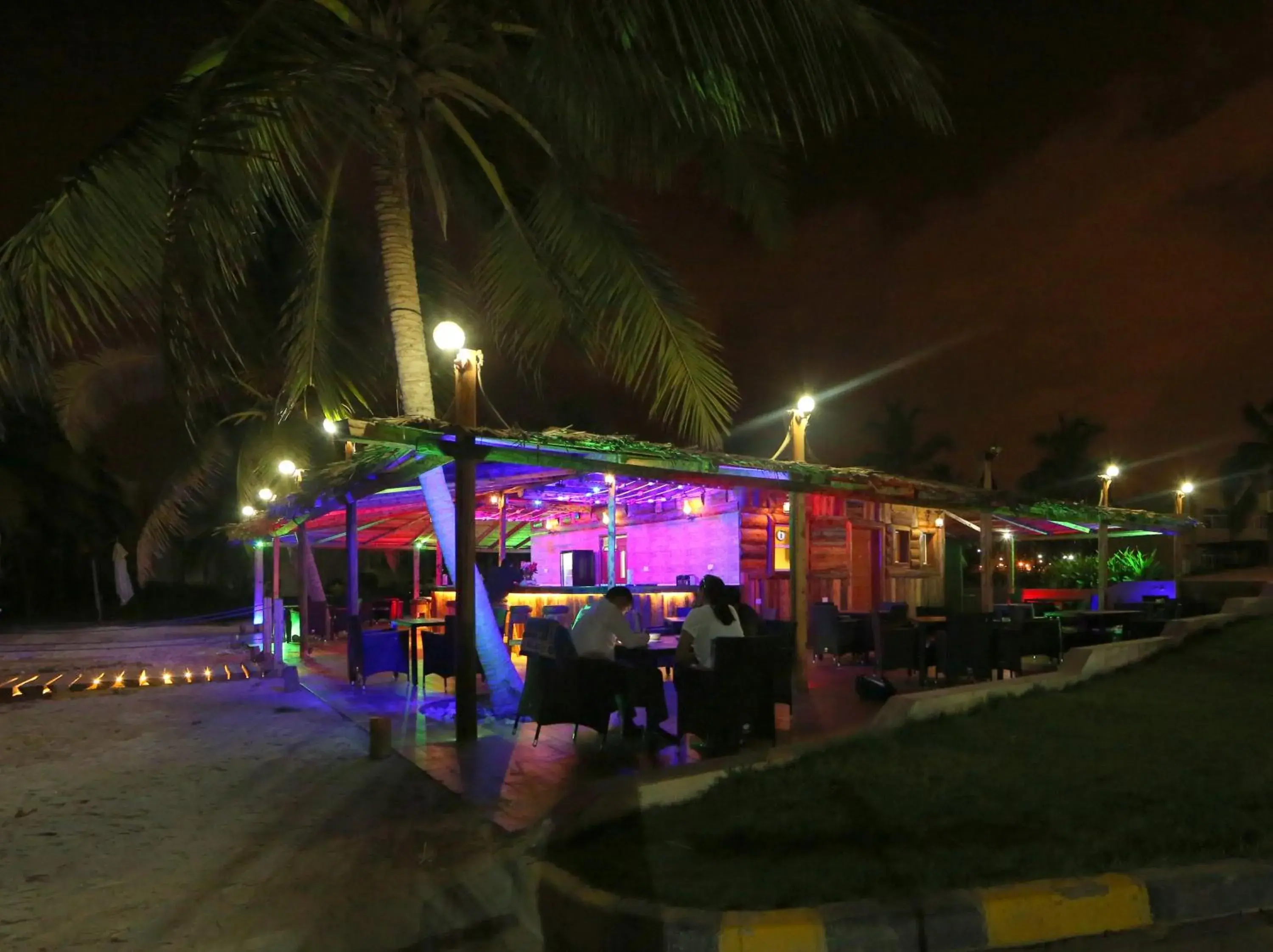 Restaurant/places to eat in Samharam Tourist Village