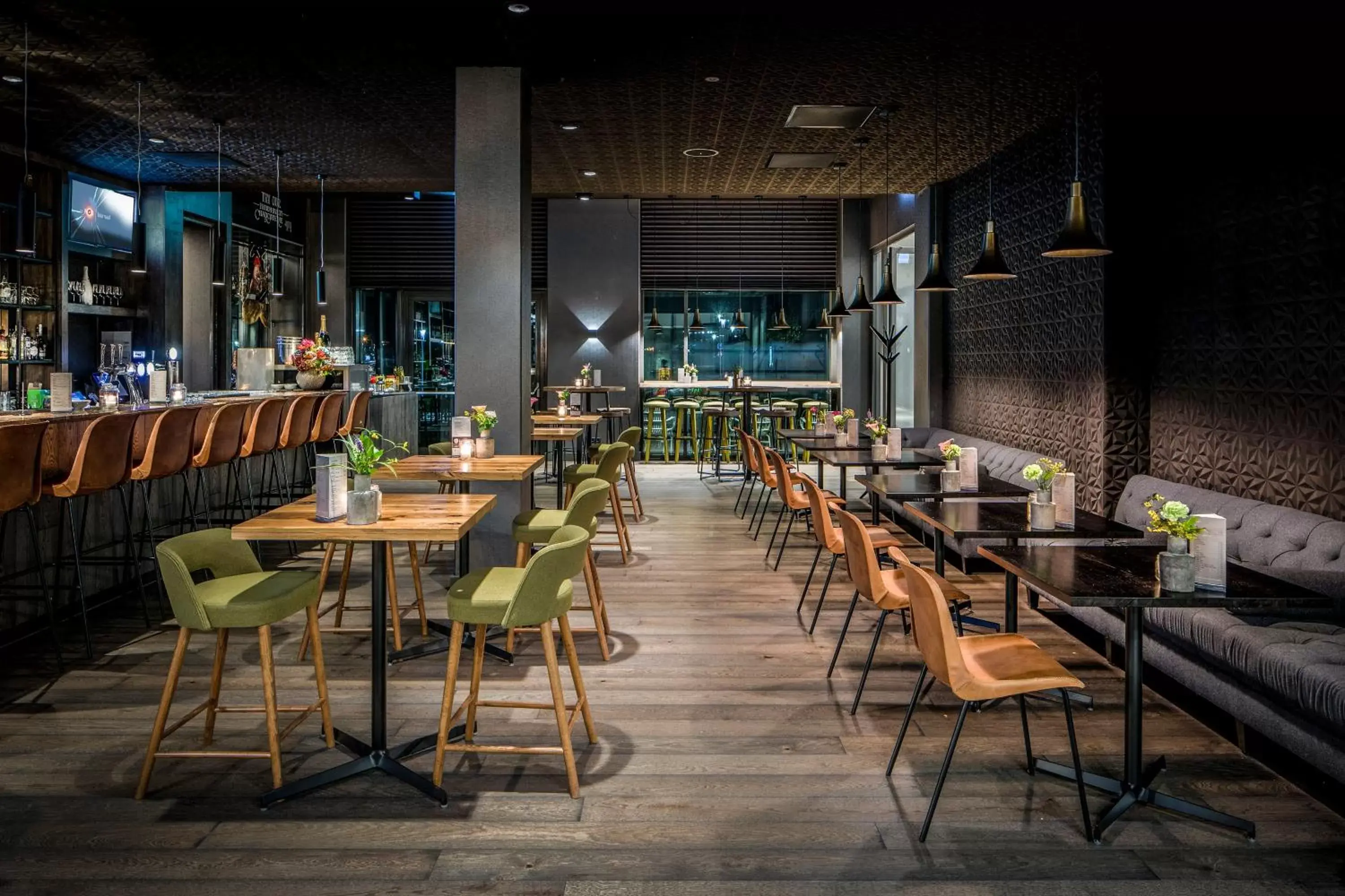 Lounge or bar, Restaurant/Places to Eat in Van der Valk Hotel Nijmegen-Lent