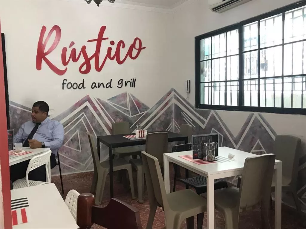 Restaurant/places to eat in Torres Apart Studio