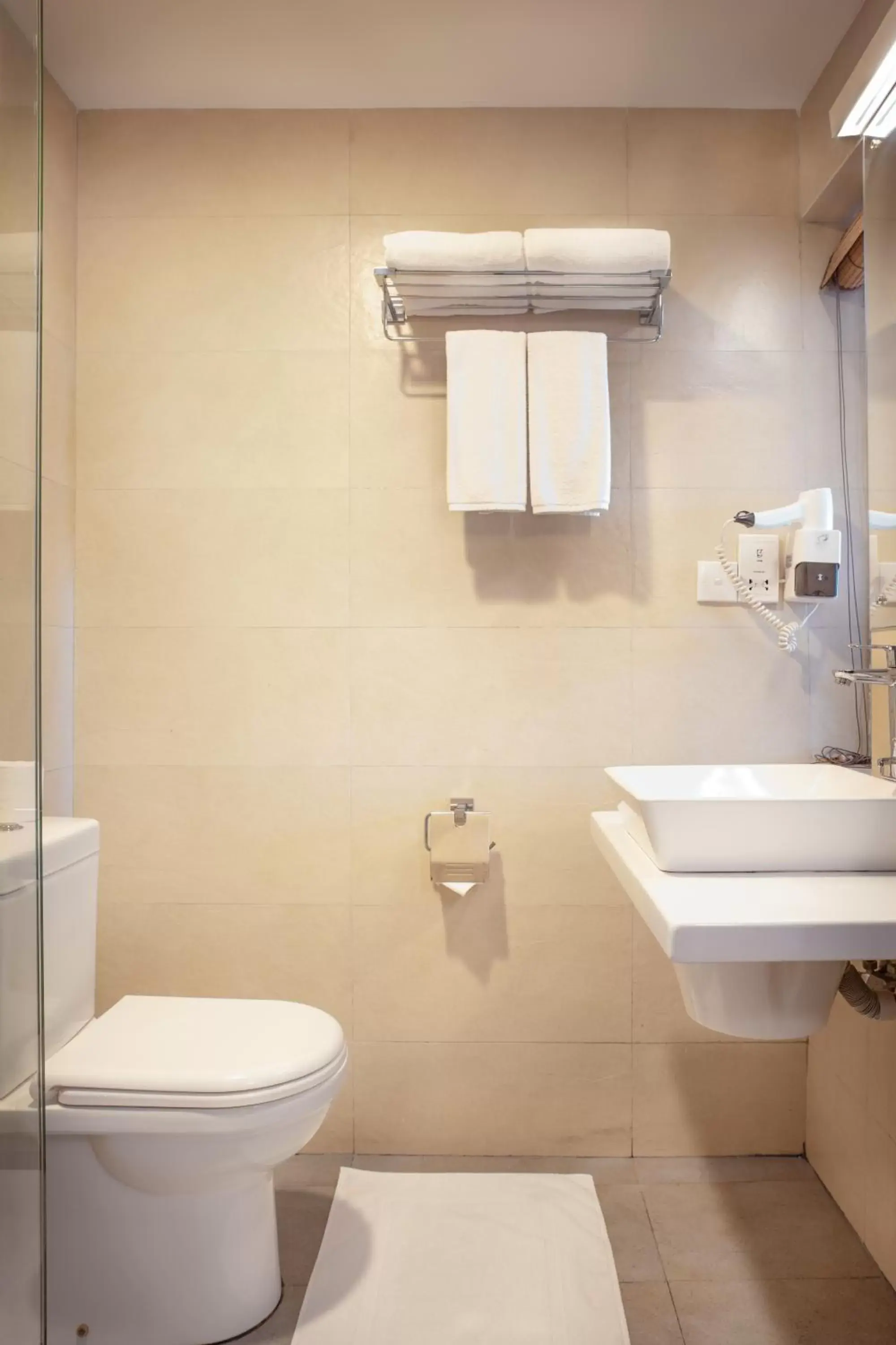 Bathroom in Camelot Beach Hotel