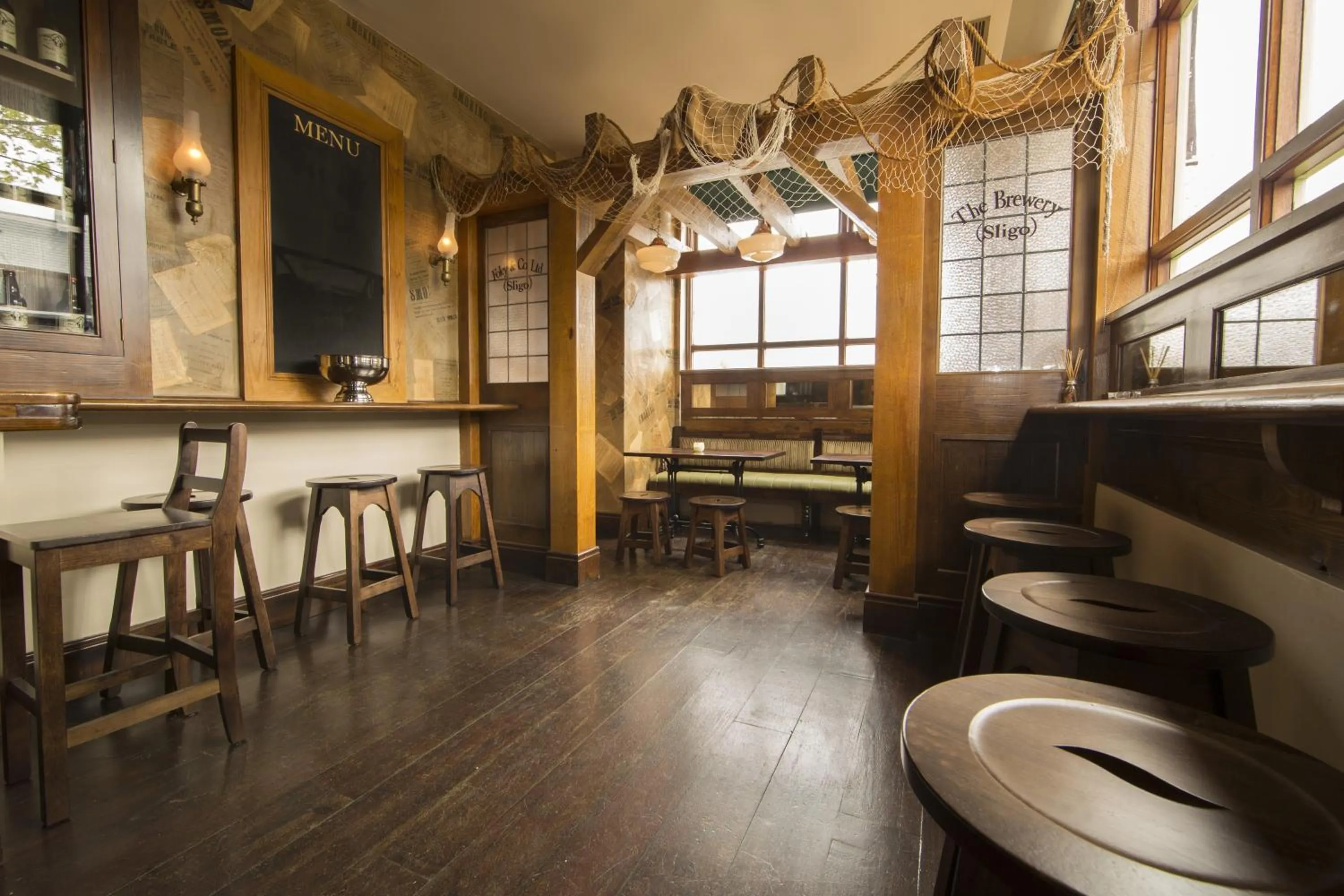 Lounge or bar in Riverside Hotel