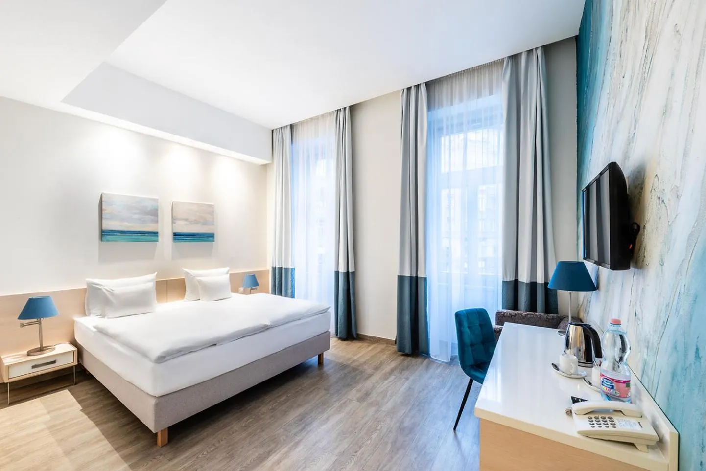 Photo of the whole room, Bed in Atrium Fashion Hotel