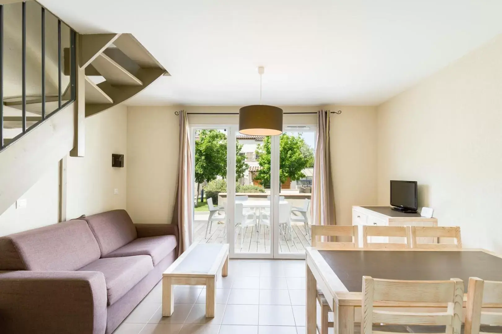 Living room, Seating Area in Garden & City Mont-Ventoux Malaucène