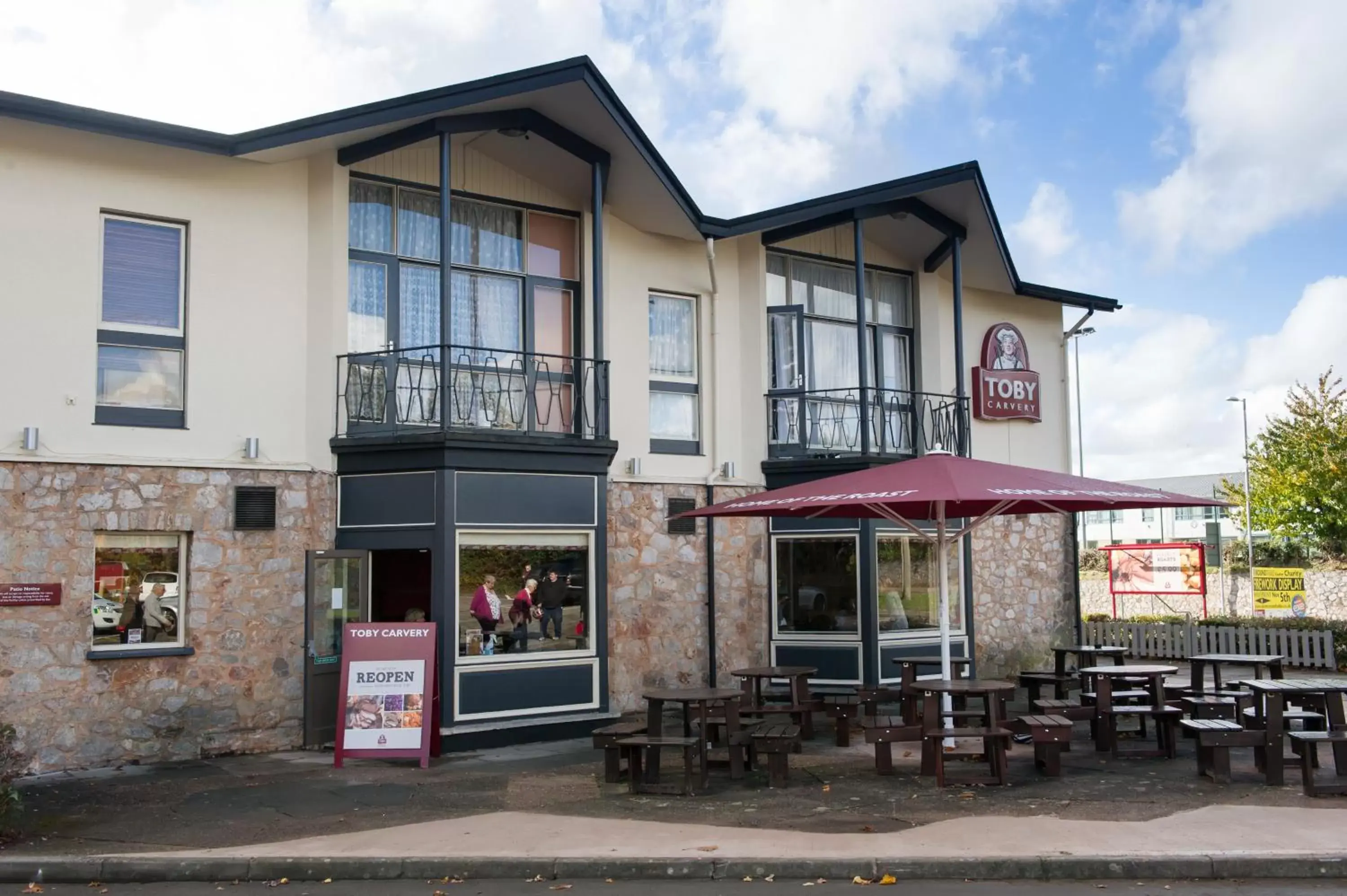 Facade/entrance in Toby Carvery Exeter M5 J30 by Innkeeper's Collection