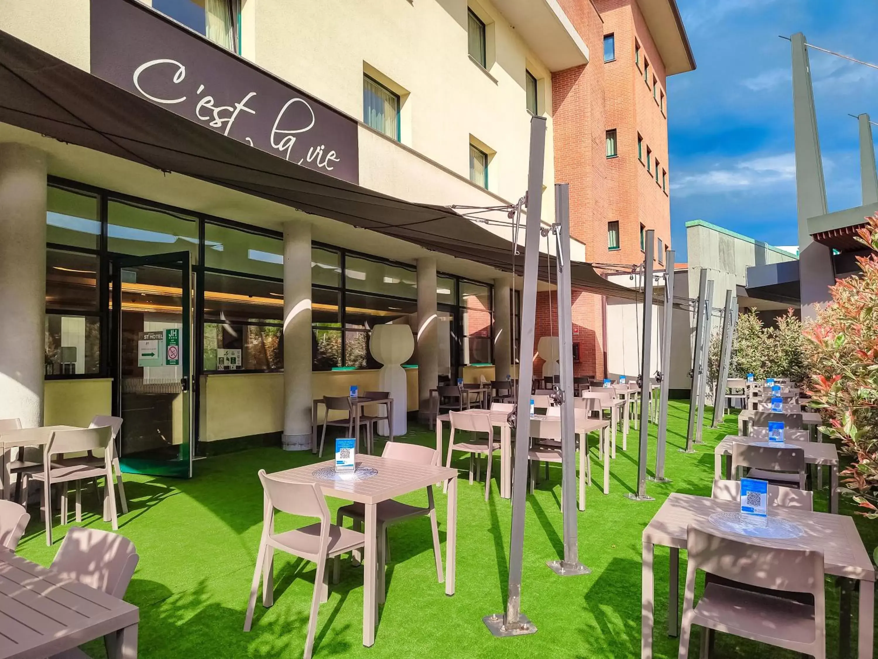 Restaurant/places to eat in Just Hotel Lomazzo Fiera
