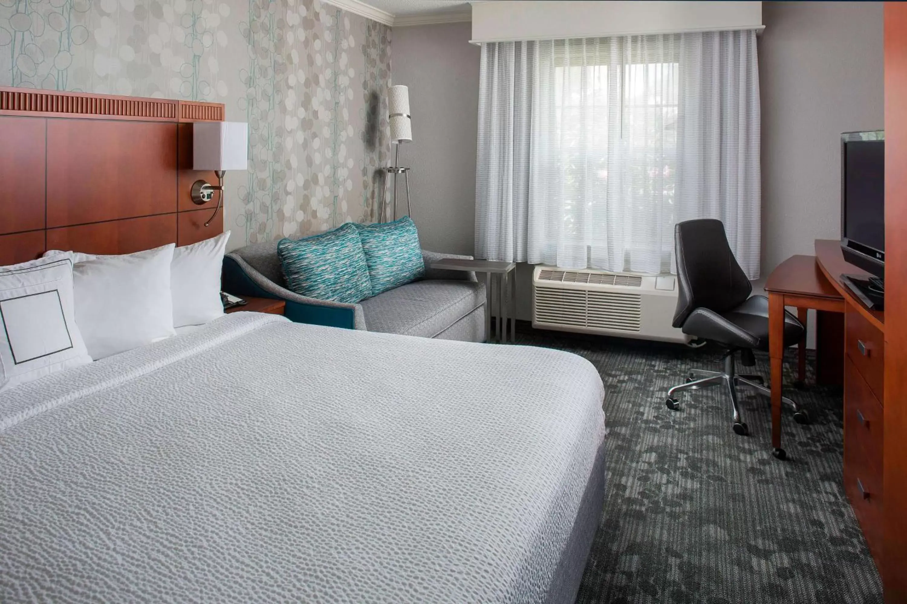 Bedroom, Bed in Sonesta Select Boston Lowell Chelmsford Bedroom, Bed in Sonesta Select Boston Lowell Chelmsford
