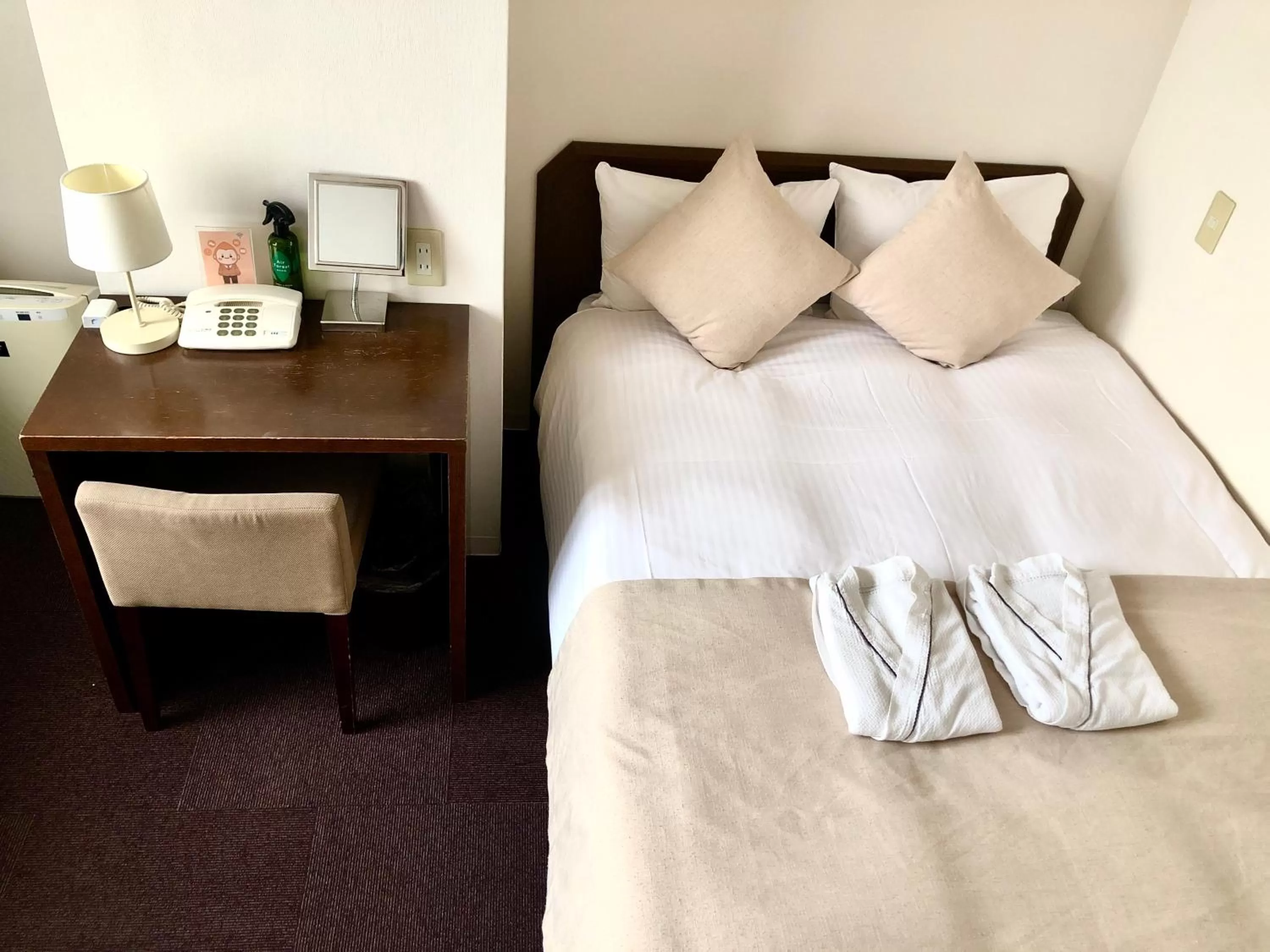 Photo of the whole room, Bed in Pod Select Hotel Shinjuku