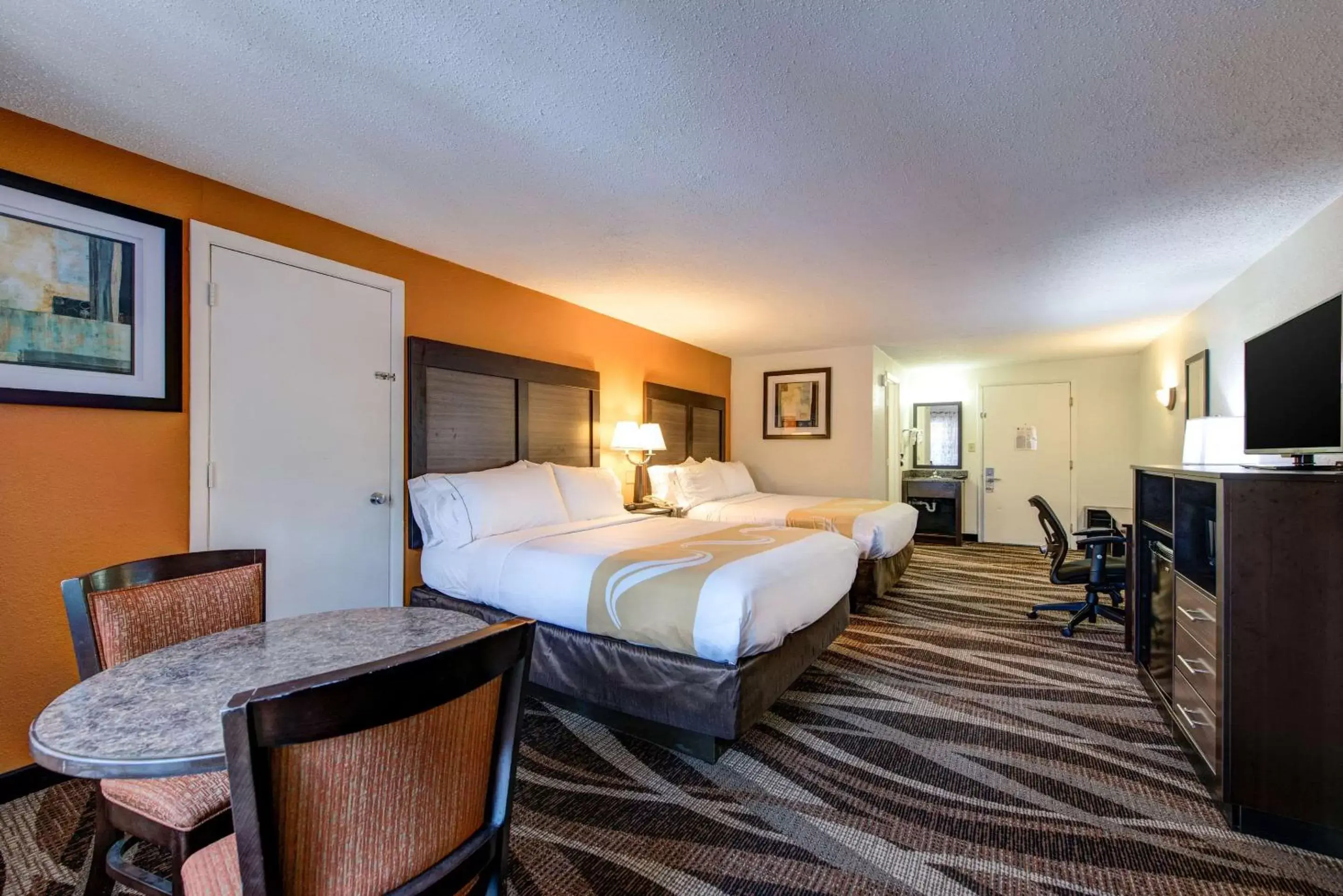 Photo of the whole room in Quality Inn Creekside - Downtown Gatlinburg