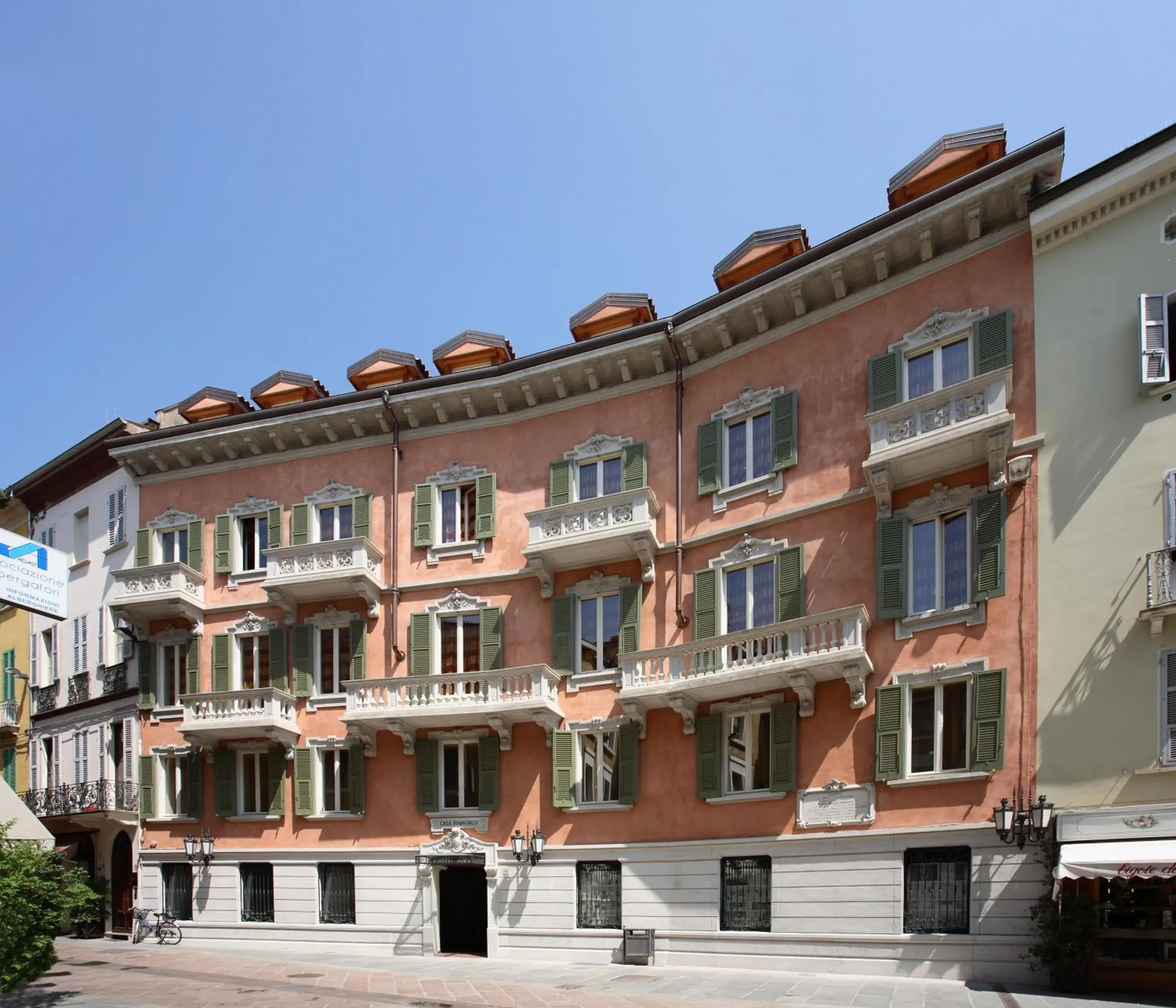 Facade/entrance, Property Building in Casa Romagnosi