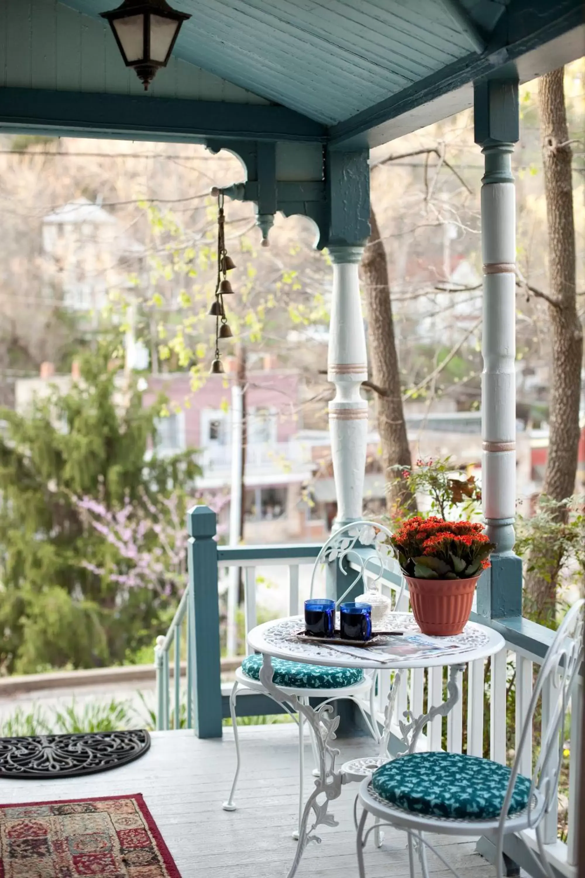 Patio in Cliff Cottage Inn