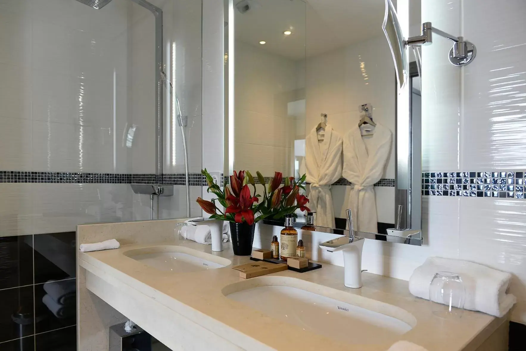 Shower, Bathroom in Kyriad Prestige Lyon Est - Saint Priest Eurexpo Hotel and SPA