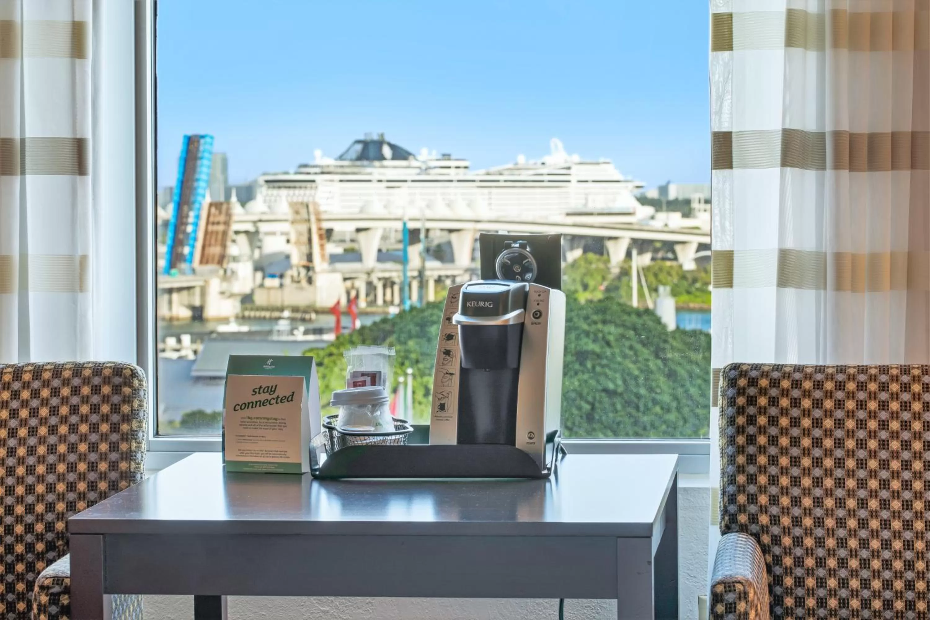 Bedroom in Holiday Inn Hotel Port of Miami-Downtown by IHG