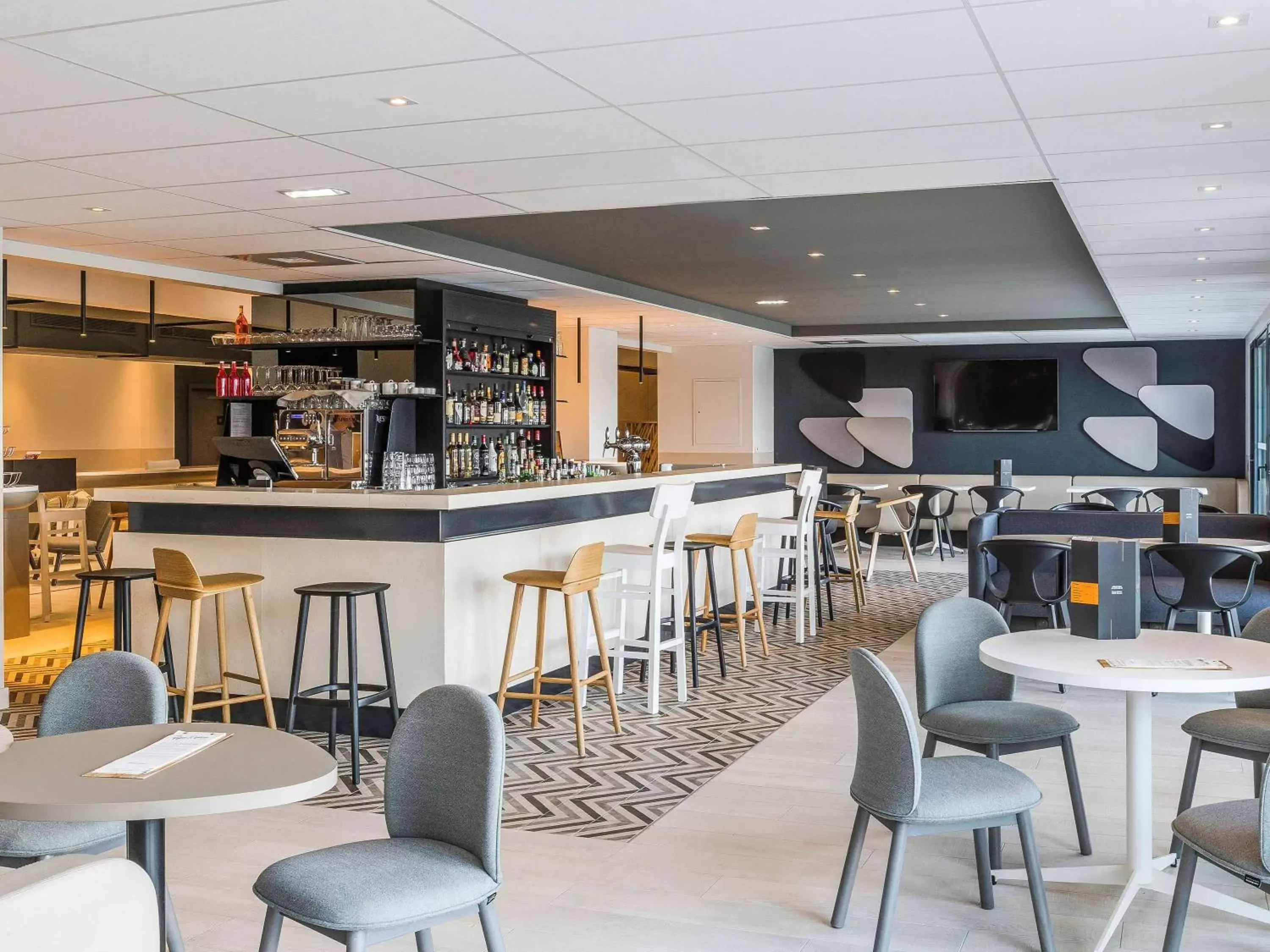 Lounge or bar, Lounge/Bar in Mercure Hotel & Spa Bastia Biguglia