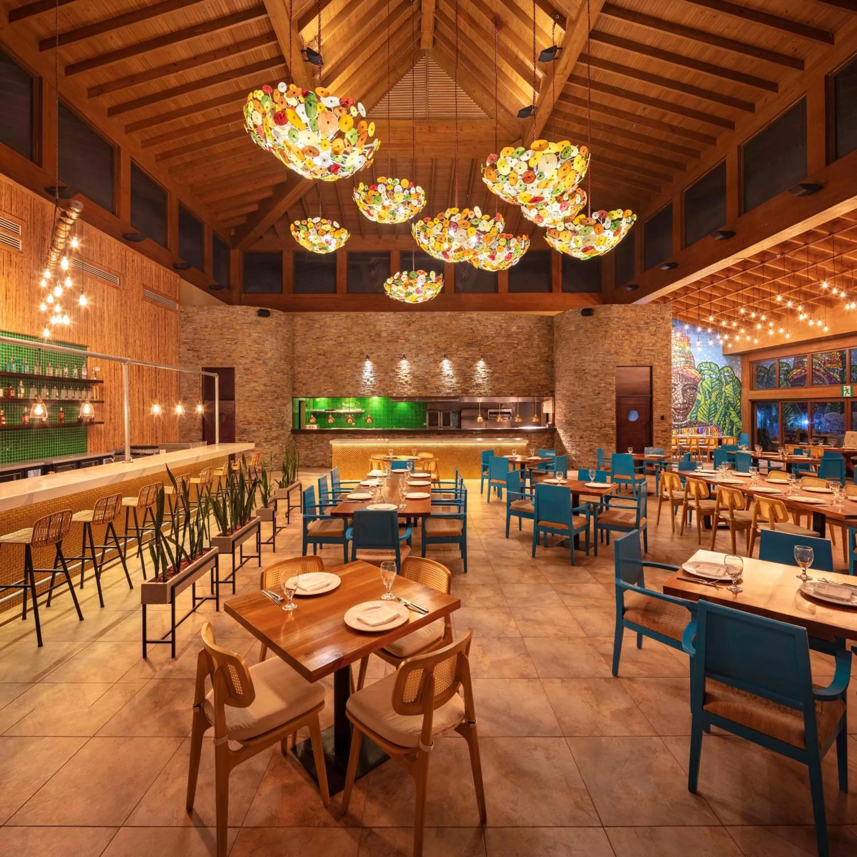 Restaurant/places to eat in Indura Beach & Golf Resort Curio Collection By Hilton