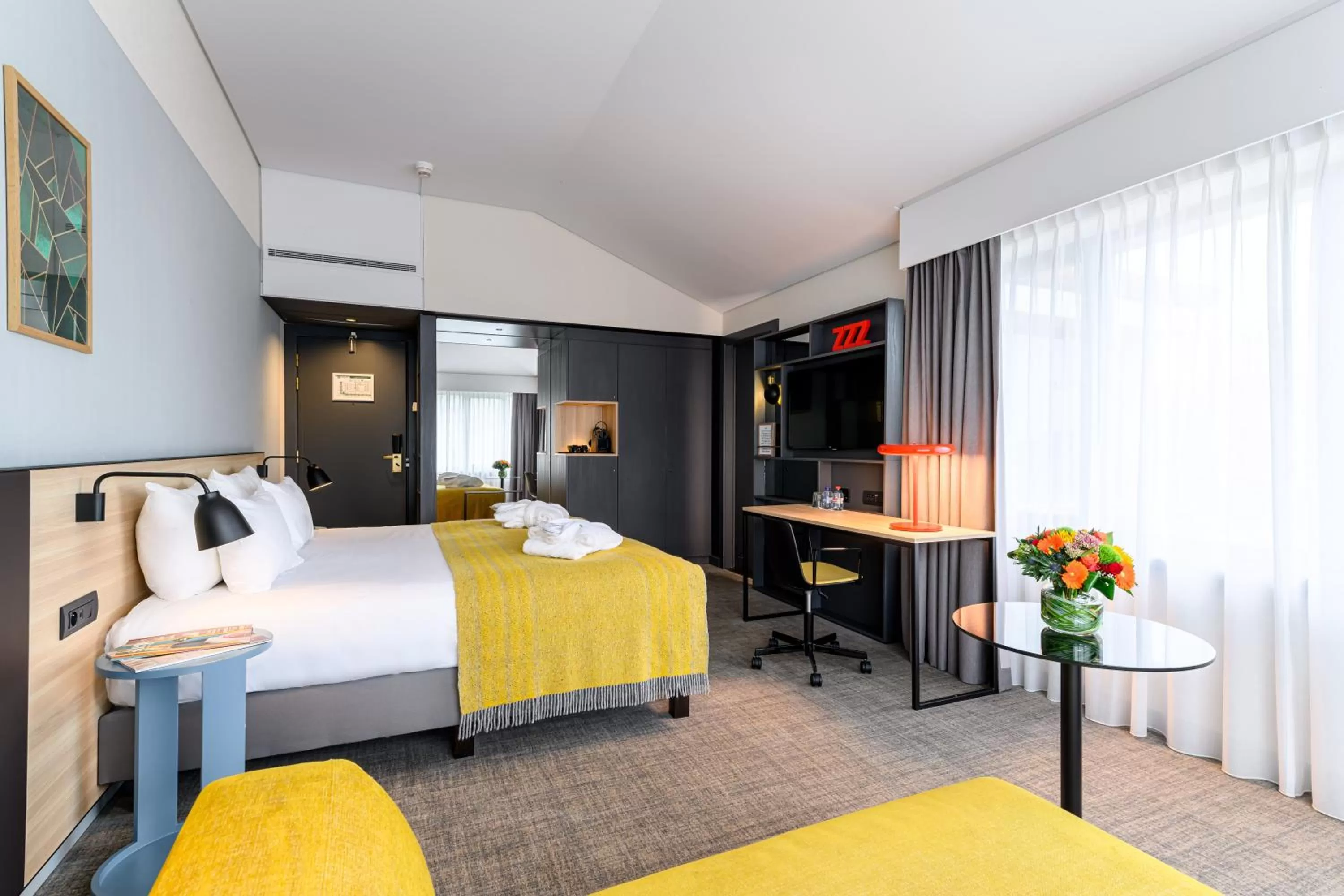 Photo of the whole room, Bed in Holiday Inn Hasselt by IHG