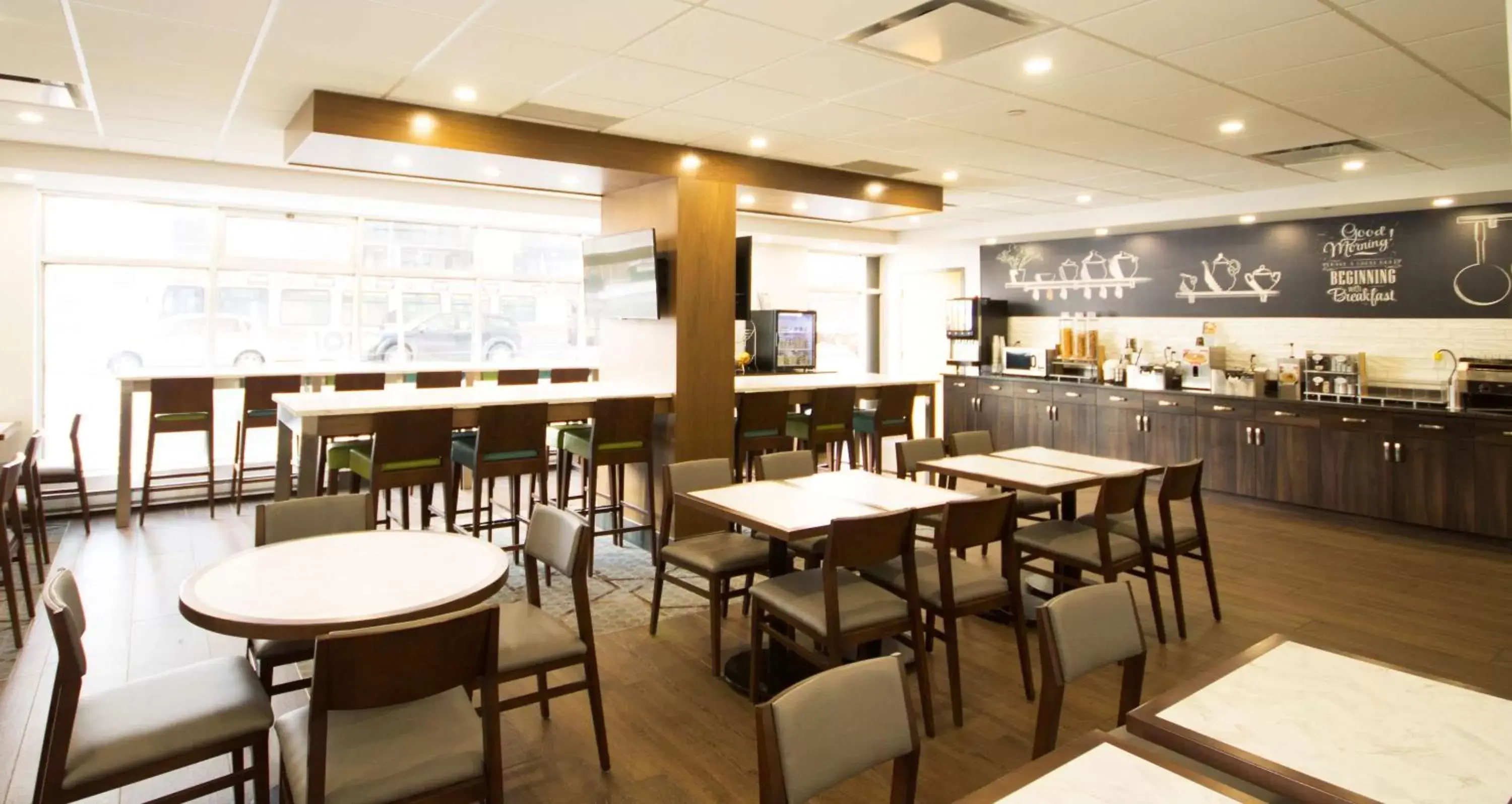 Restaurant/Places to Eat in Best Western Plus Suites Downtown Calgary