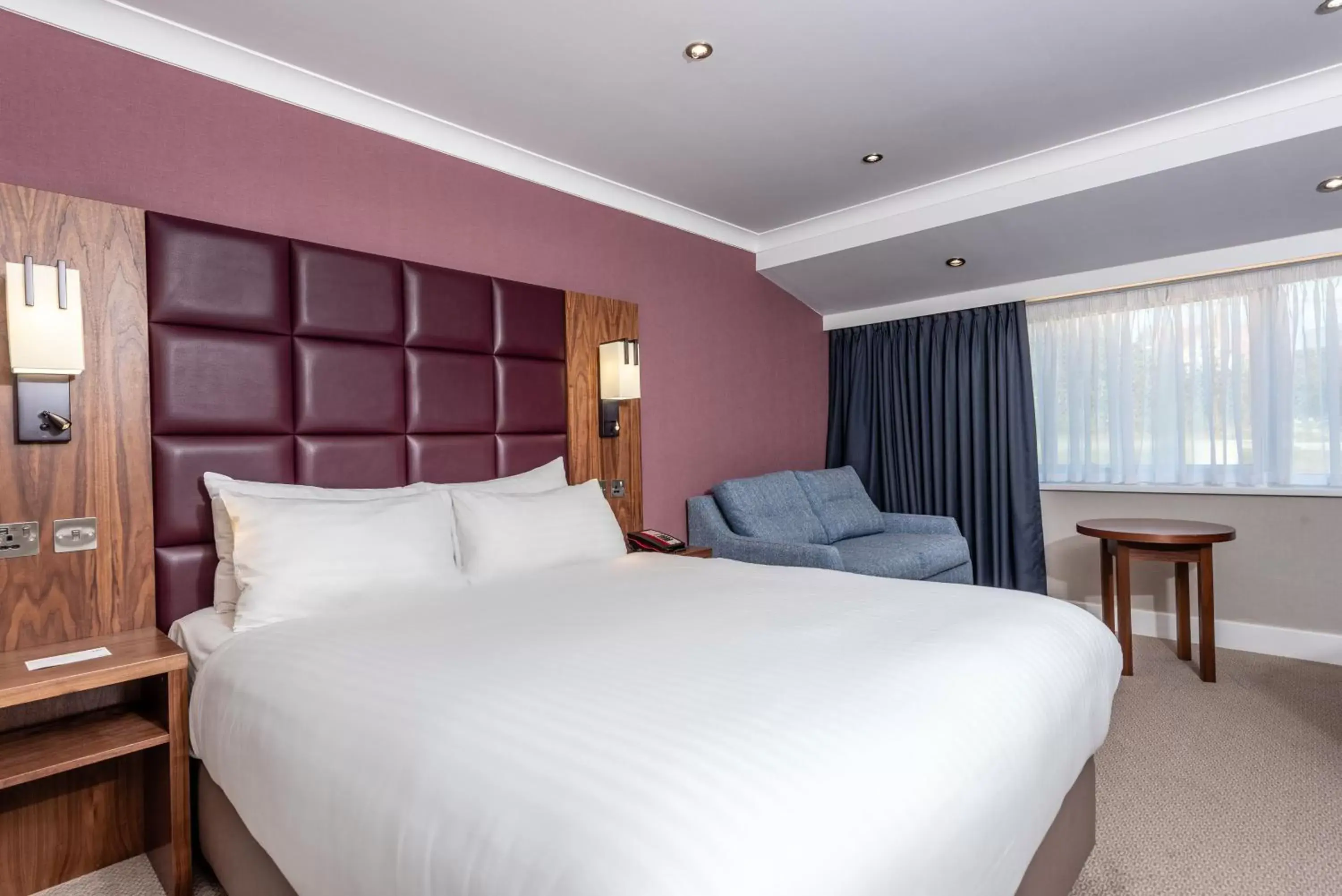 Photo of the whole room, Bed in Holiday Inn Dover, an IHG Hotel