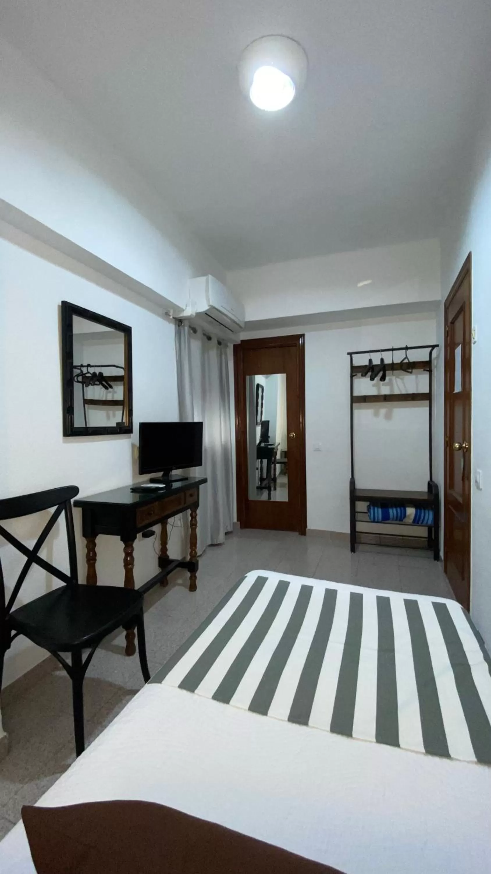 Photo of the whole room, Bed in Rincón Extremeño