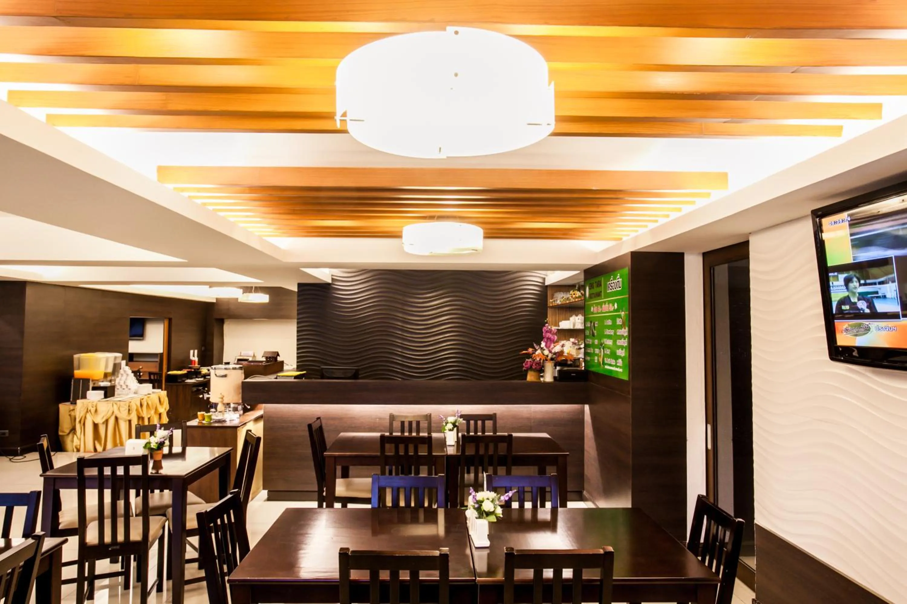 Restaurant/places to eat in Grand Tara Garden Thai Hotel