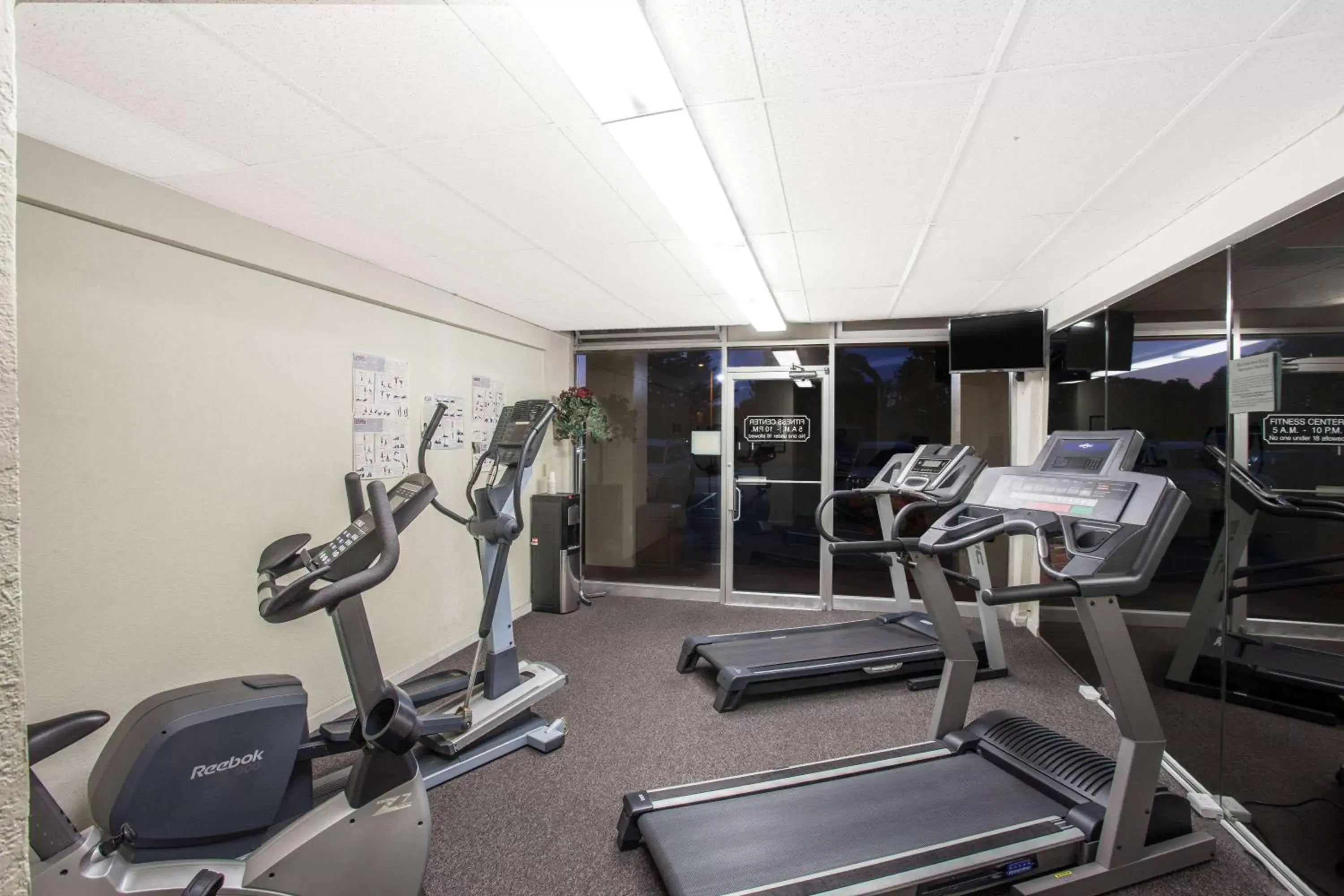 Fitness centre/facilities, Fitness Center/Facilities in Travelodge by Wyndham Monterey Bay