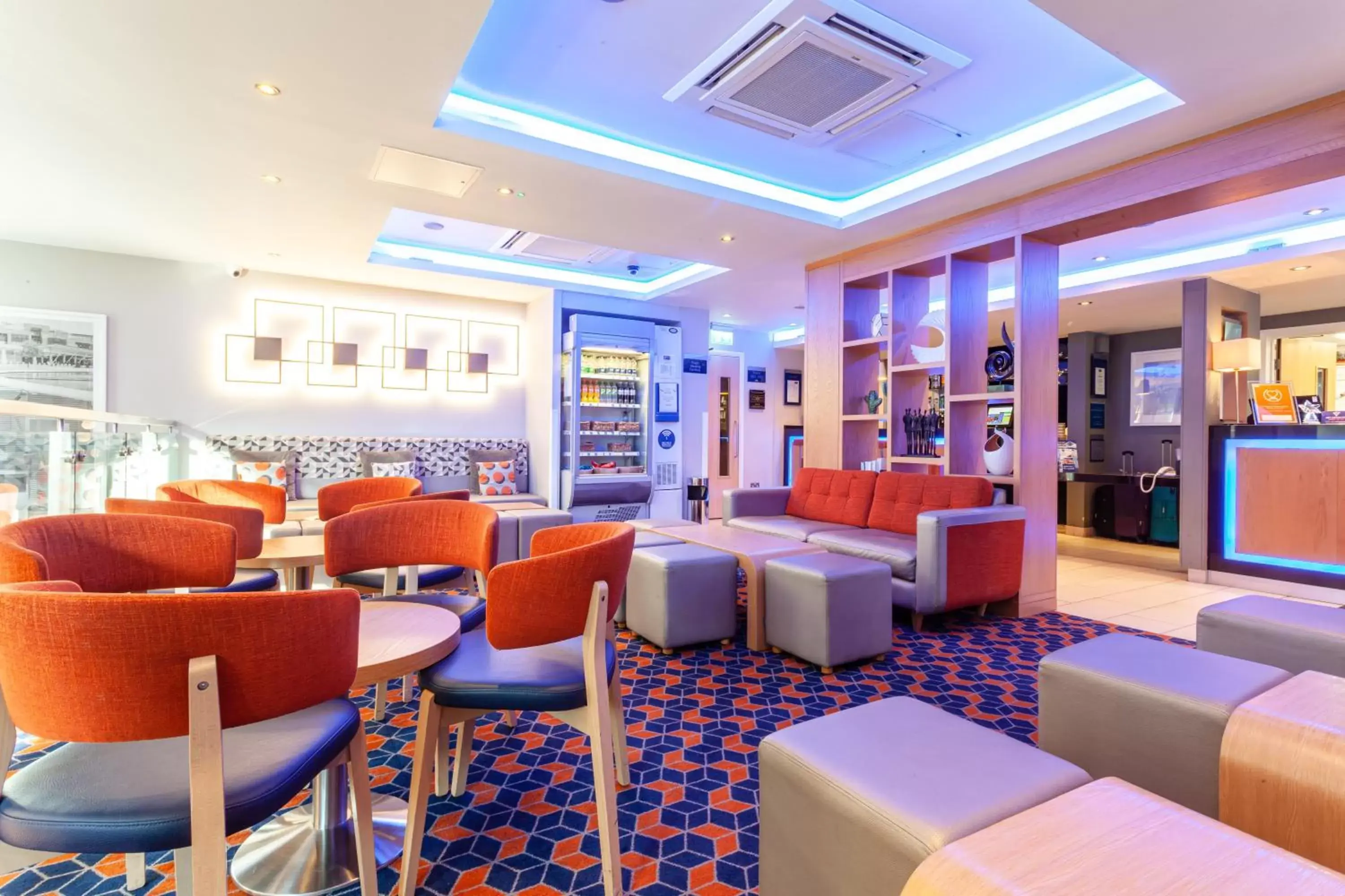 Other, Lounge/Bar in Holiday Inn Express Edinburgh – Royal Mile, an IHG Hotel