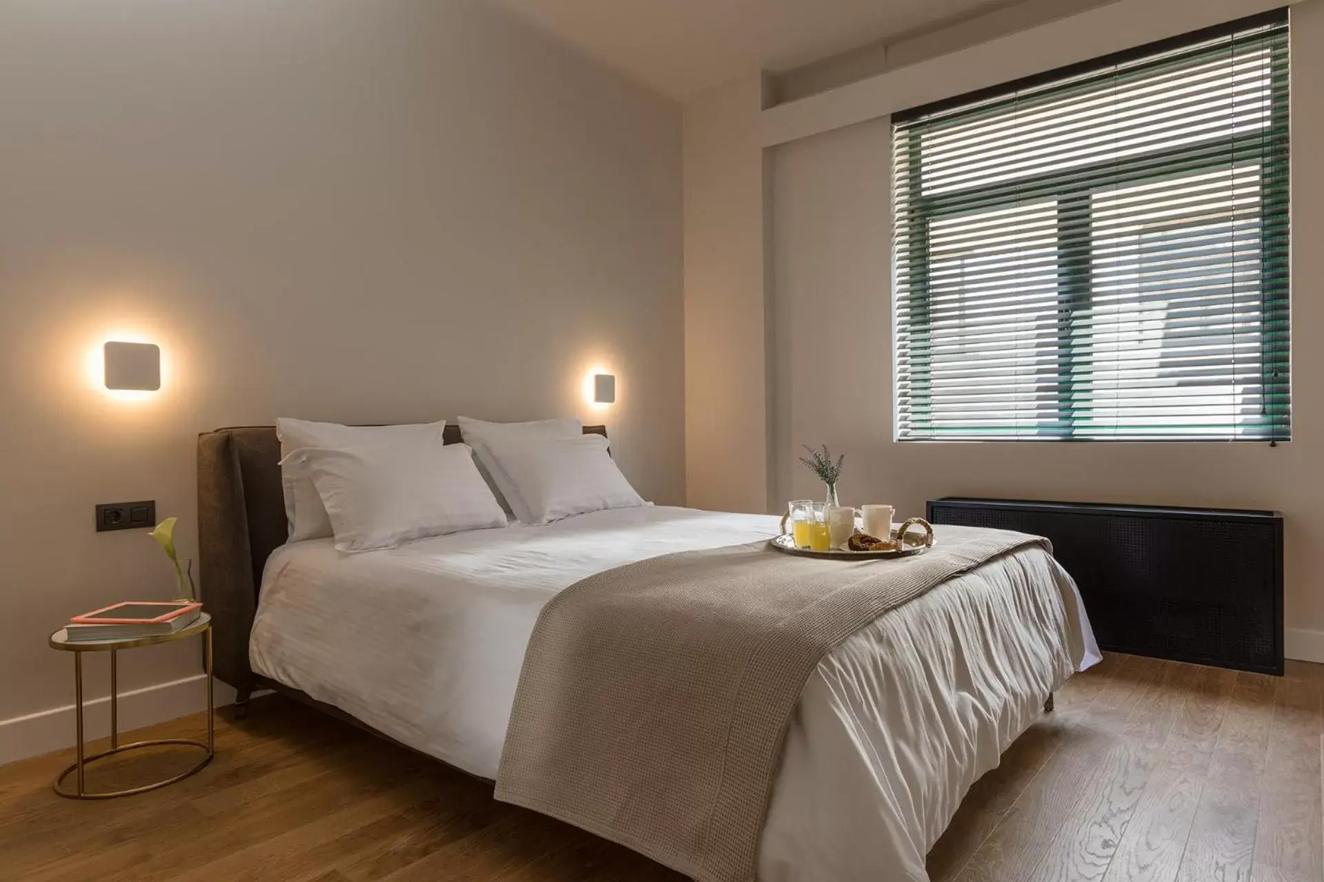 Communal lounge/ TV room, Bed in Klepsydra Urban Suites