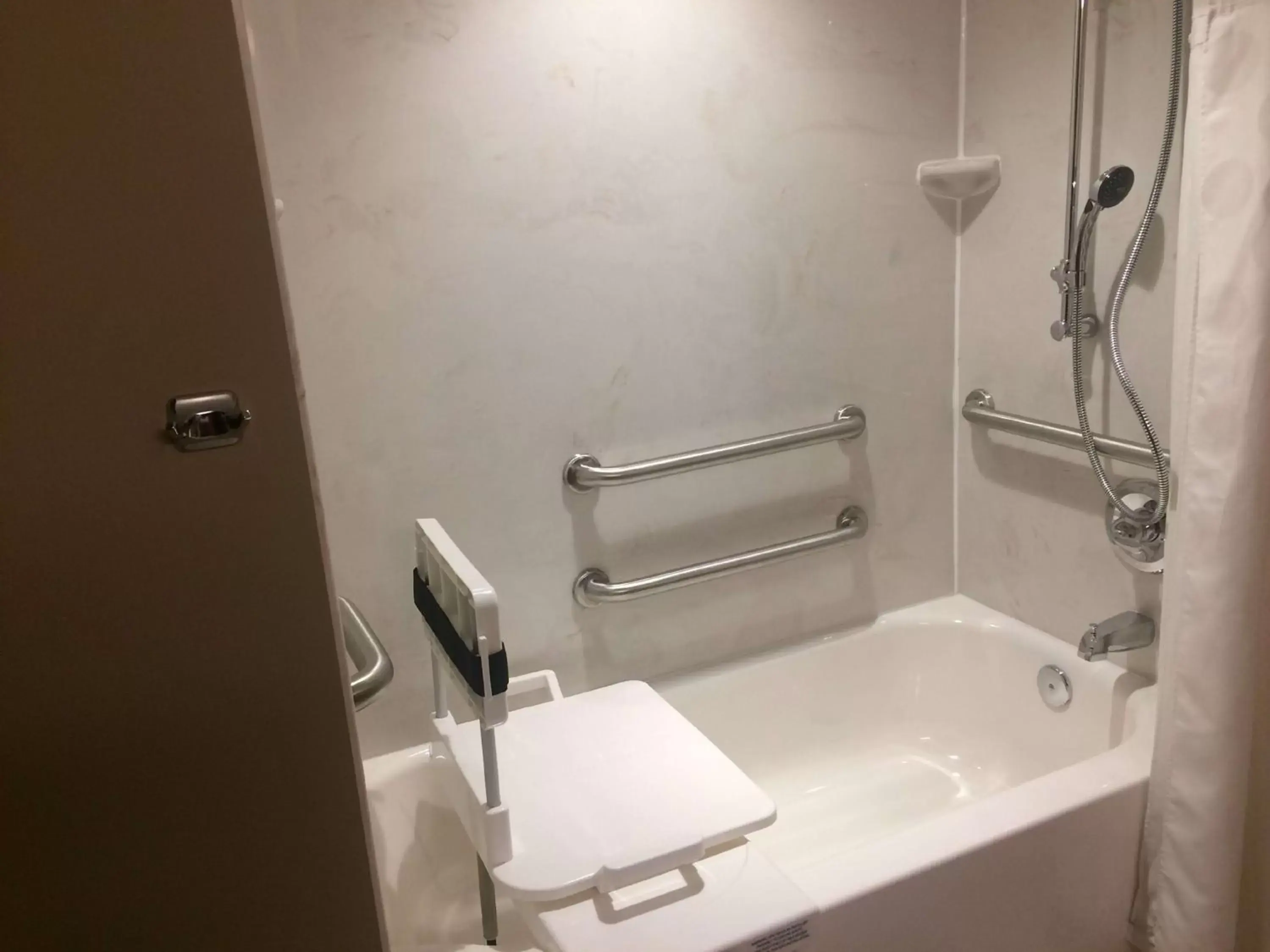 Photo of the whole room, Bathroom in SureStay Plus Hotel by Best Western Jasper