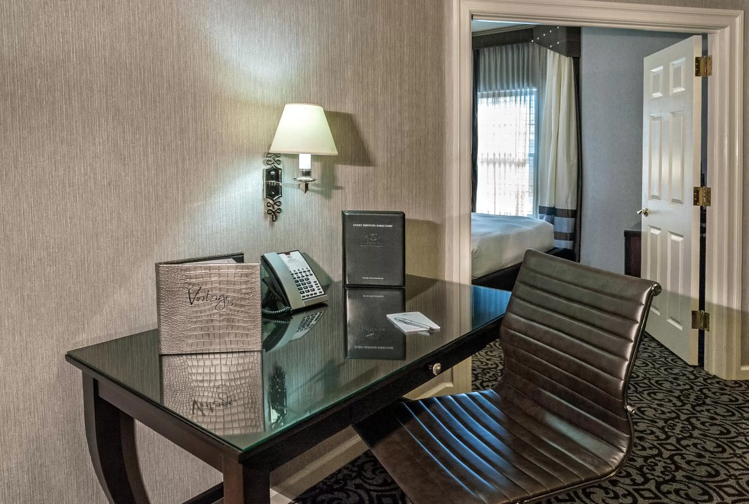 Seating area in The Inn At Fox Hollow Hotel