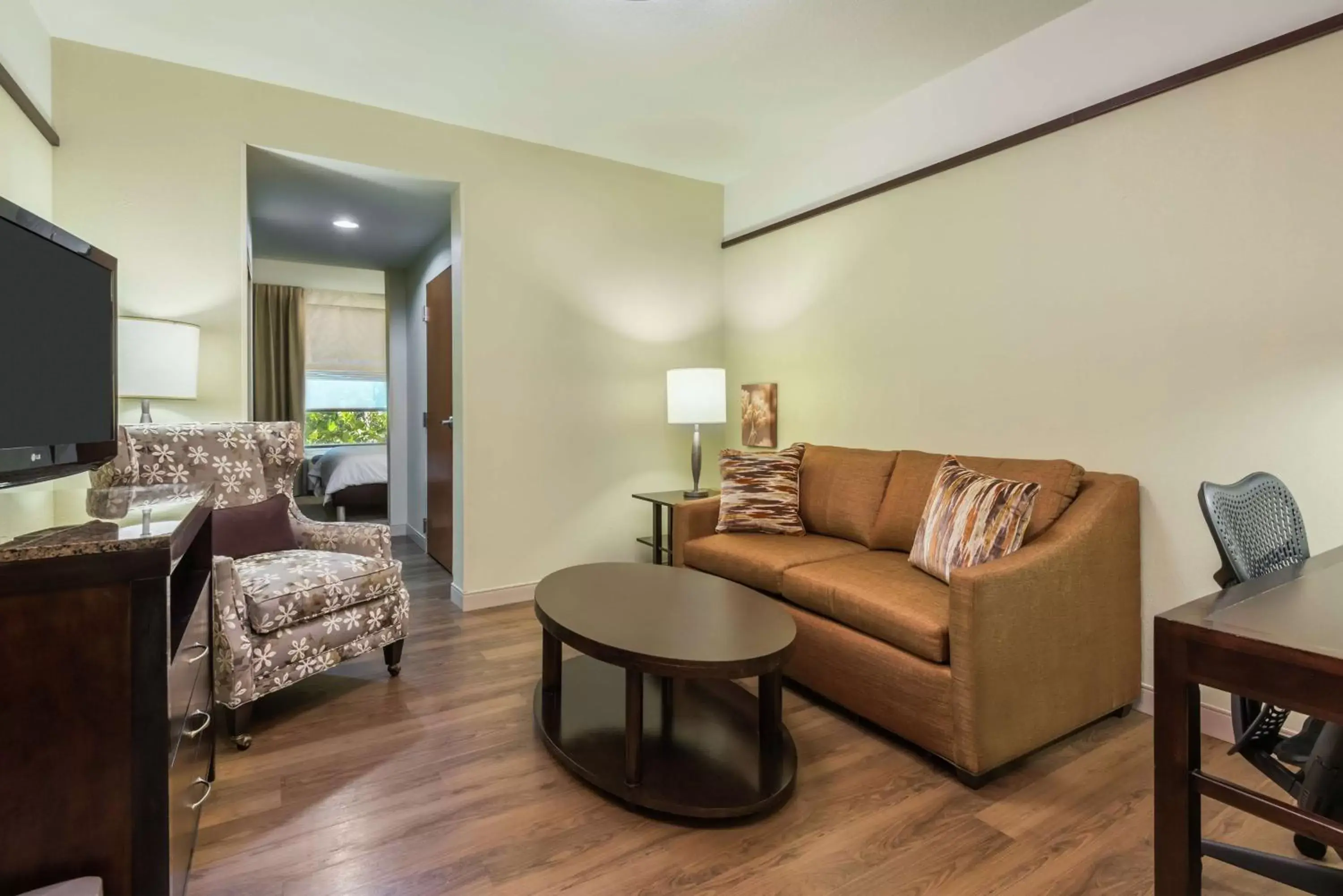 Bedroom, Seating Area in Hilton Garden Inn West Palm Beach Airport