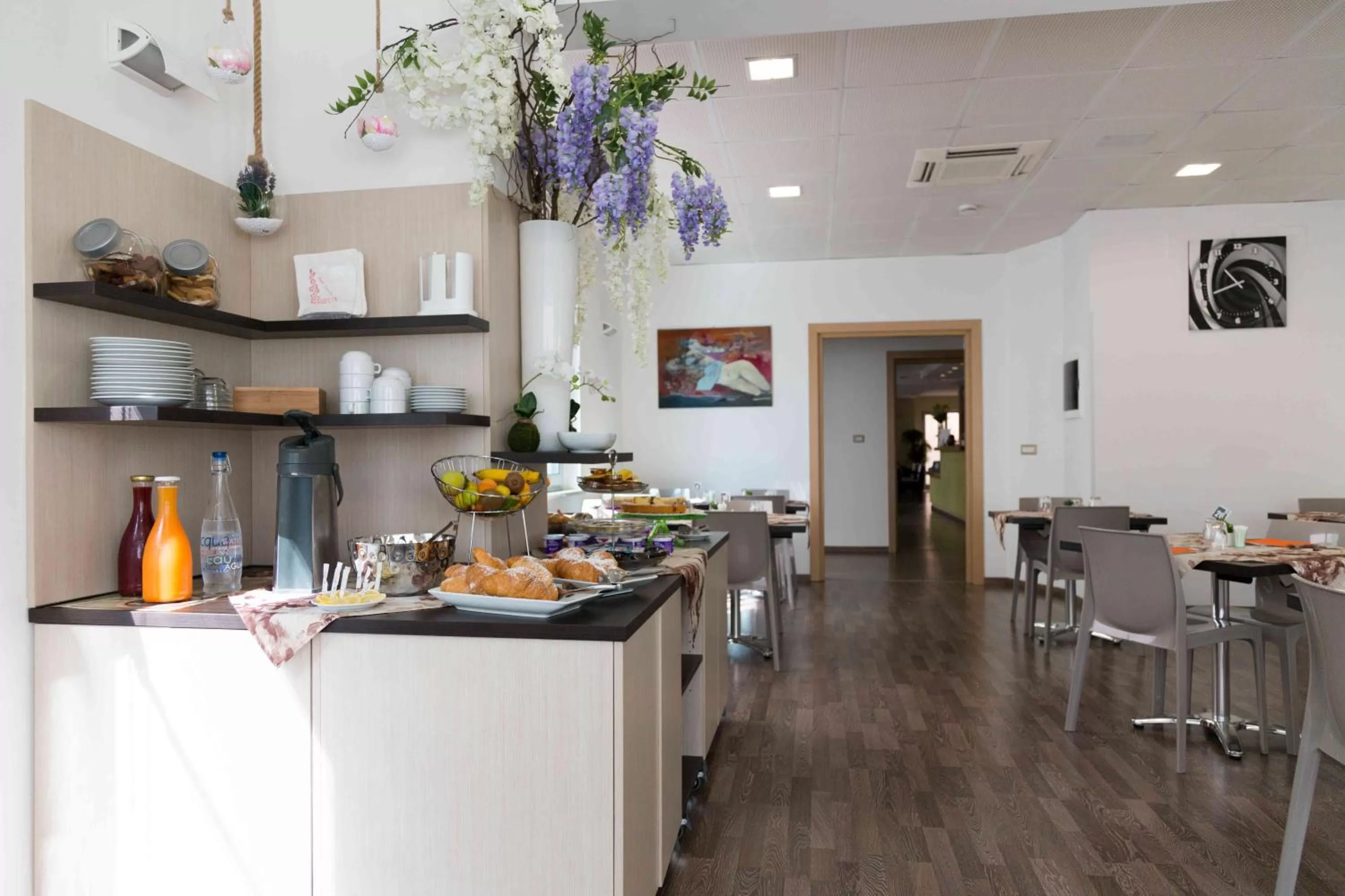 Restaurant/places to eat in Hotel Miramare