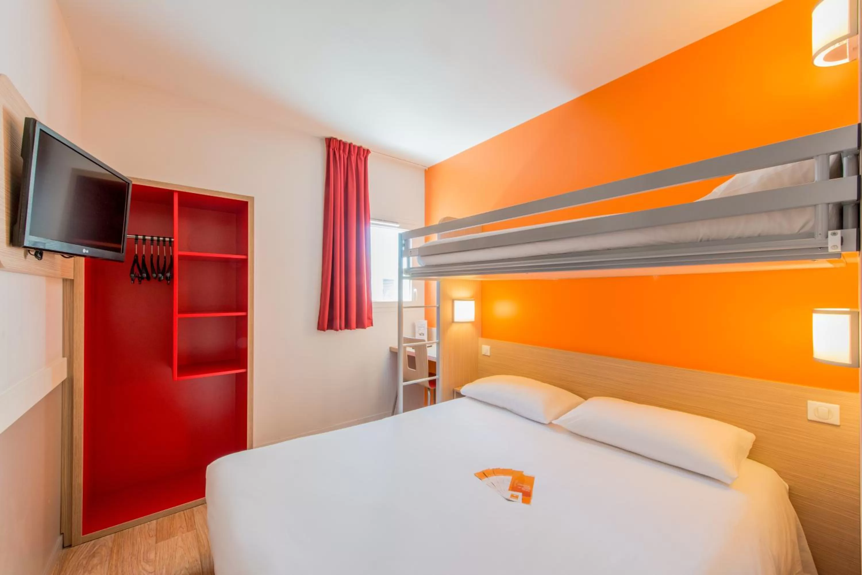 Bed in Hôtel Eco La Rochelle Centre les Minimes