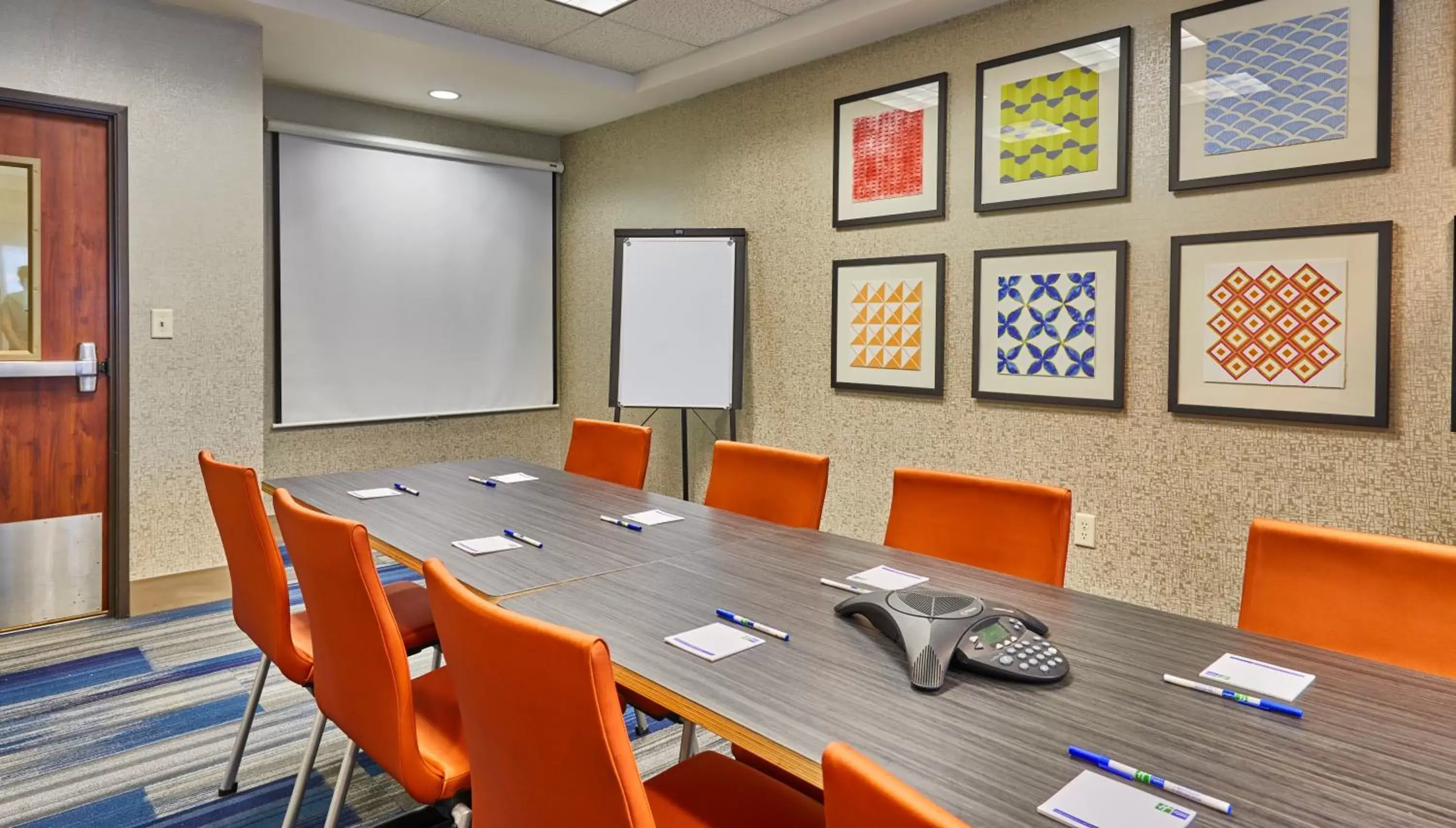 Meeting/conference room in Holiday Inn Express Hotel & Suites Medford-Central Point, an IHG Hotel
