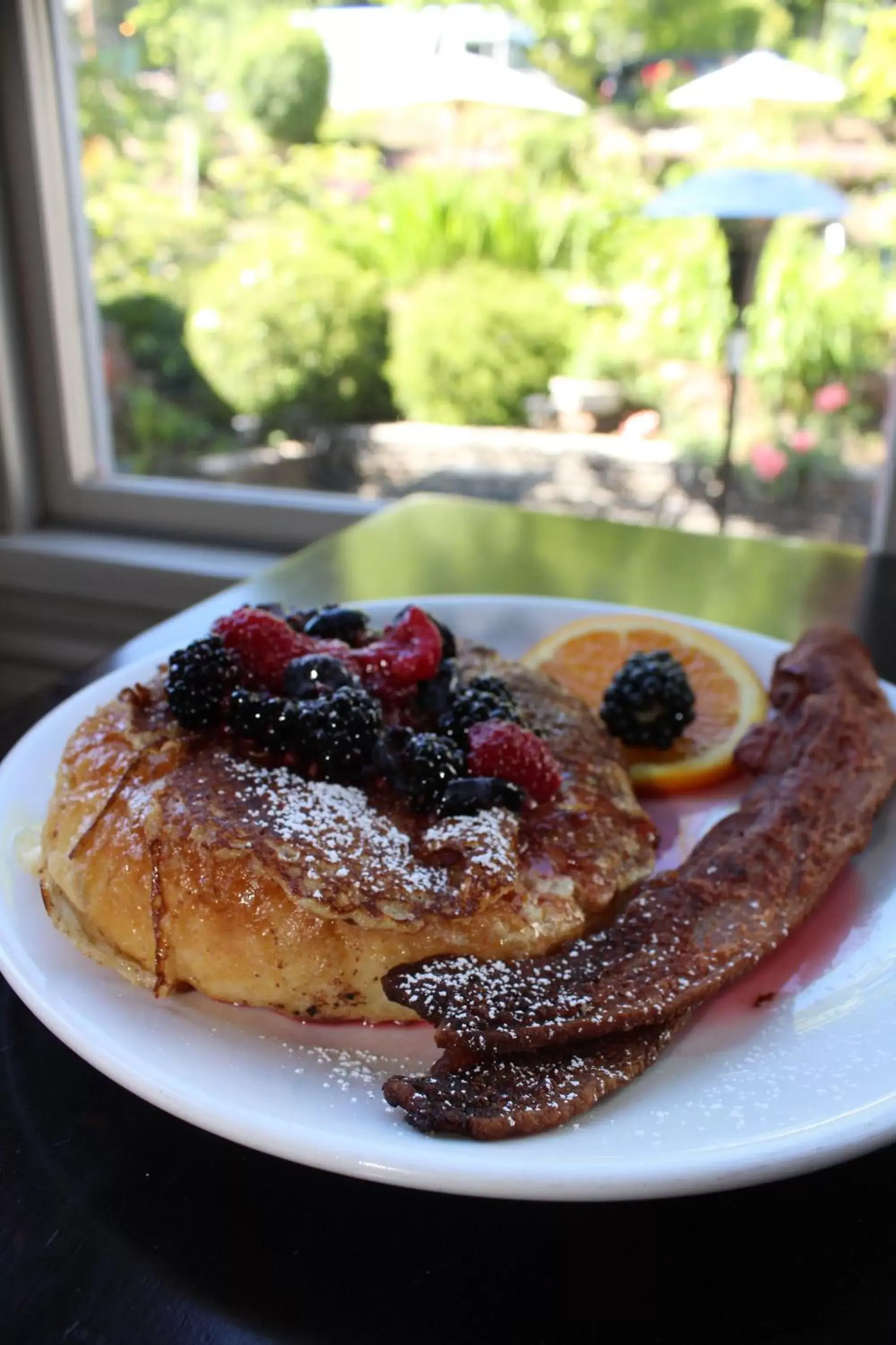 Breakfast in Winchester Inn Breakfast in Winchester Inn