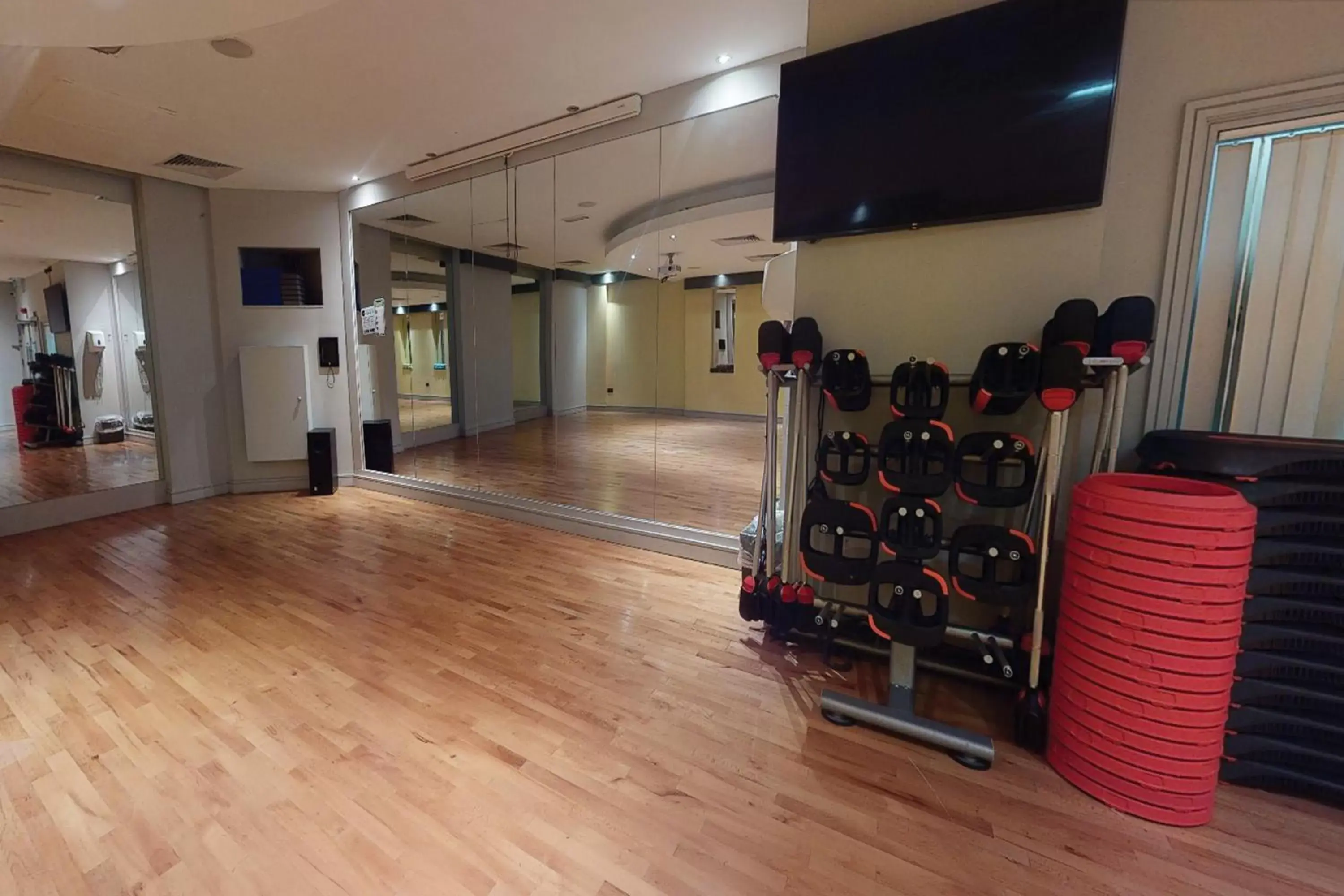 Fitness centre/facilities, TV/Entertainment Center in Village Hotel Birmingham Dudley